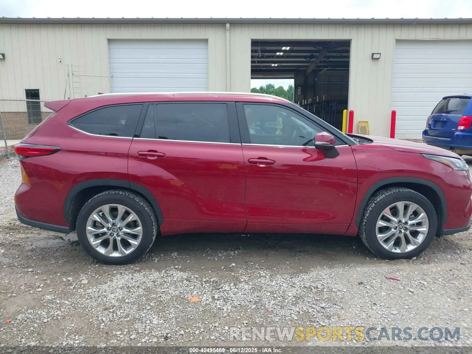 13 Photograph of a damaged car 5TDYZRAH9MS036726 TOYOTA HIGHLANDER 2021