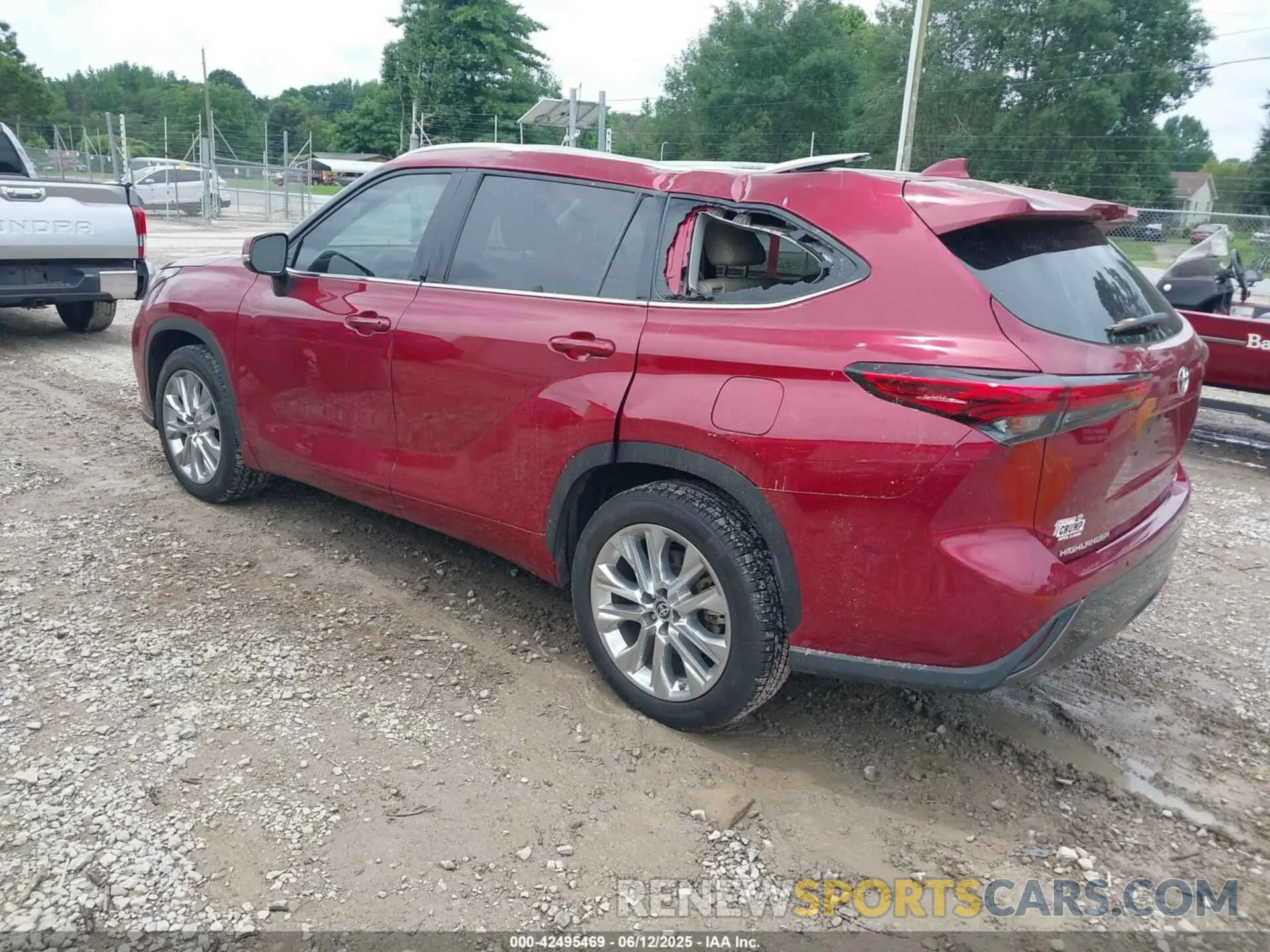 3 Photograph of a damaged car 5TDYZRAH9MS036726 TOYOTA HIGHLANDER 2021