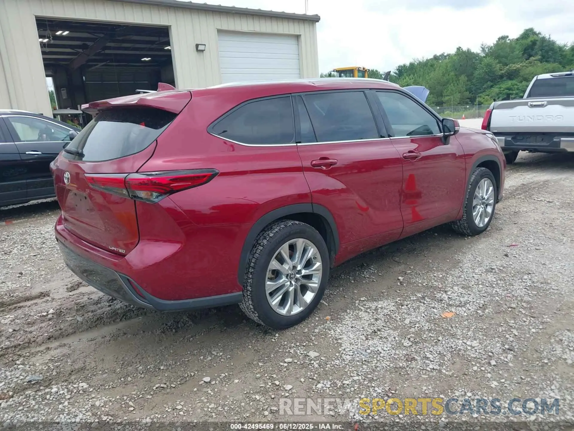 4 Photograph of a damaged car 5TDYZRAH9MS036726 TOYOTA HIGHLANDER 2021