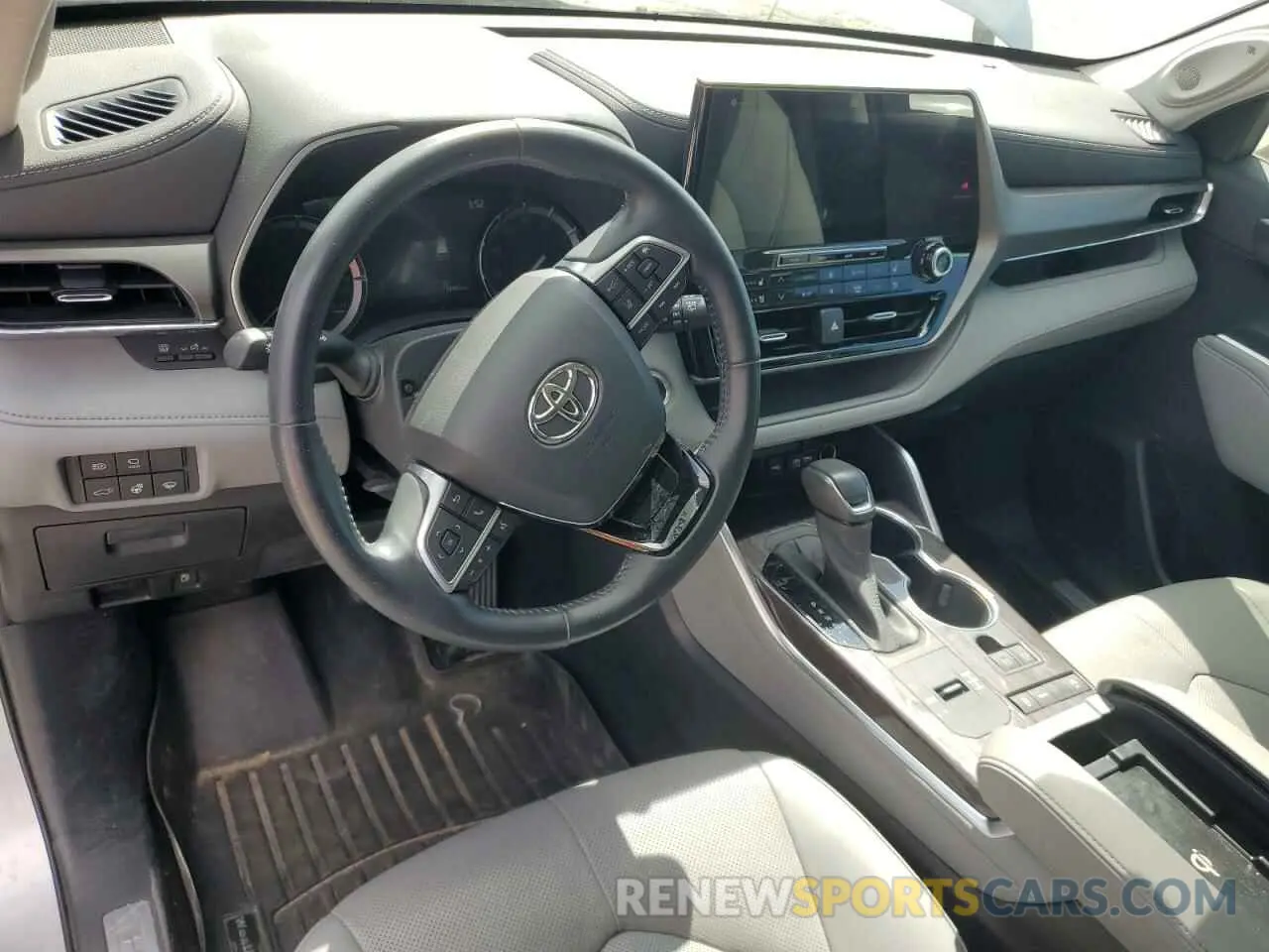 8 Photograph of a damaged car 5TDYZRAH9MS526695 TOYOTA HIGHLANDER 2021