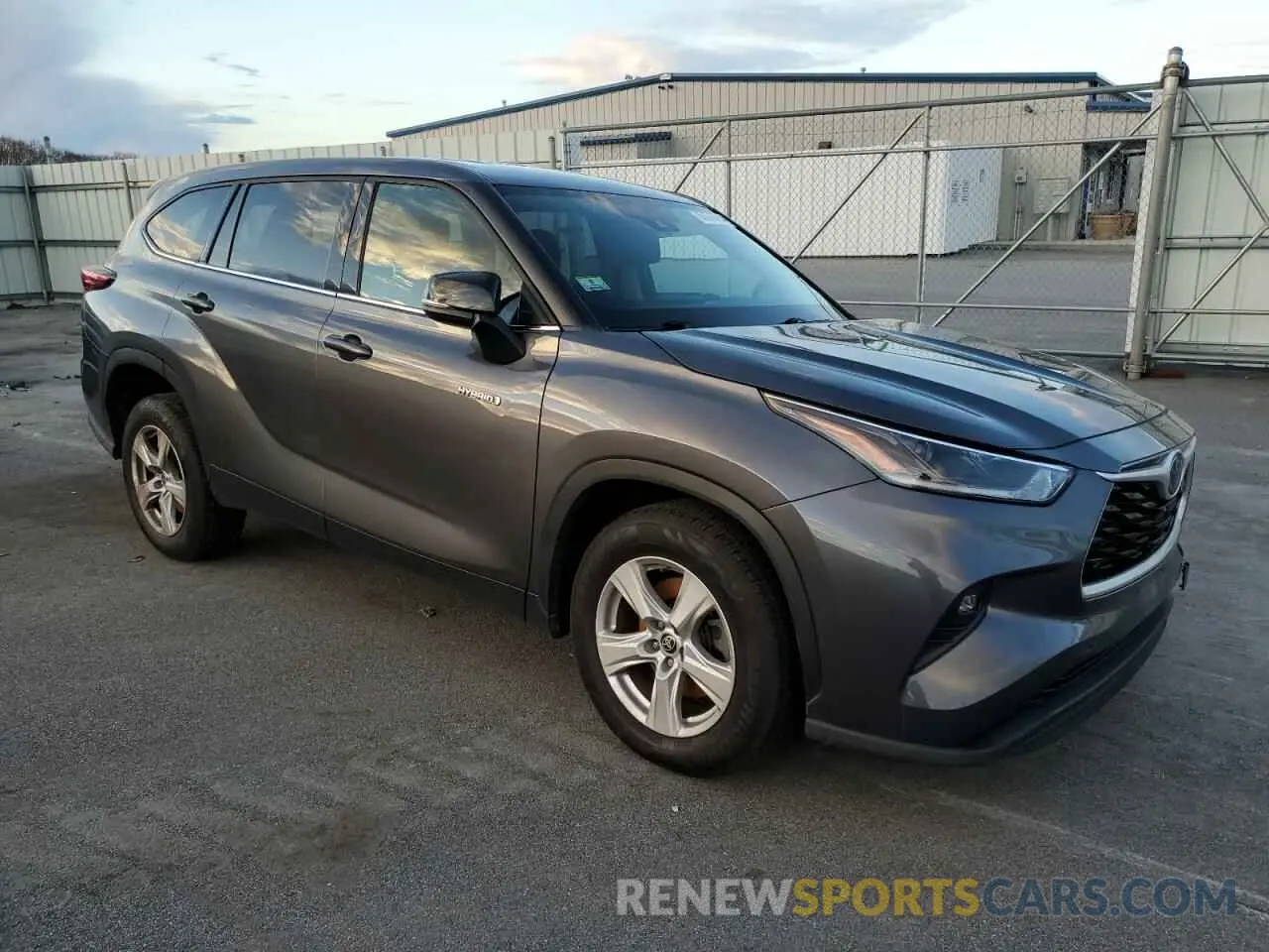 4 Photograph of a damaged car 5TDZARAH0MS507691 TOYOTA HIGHLANDER 2021