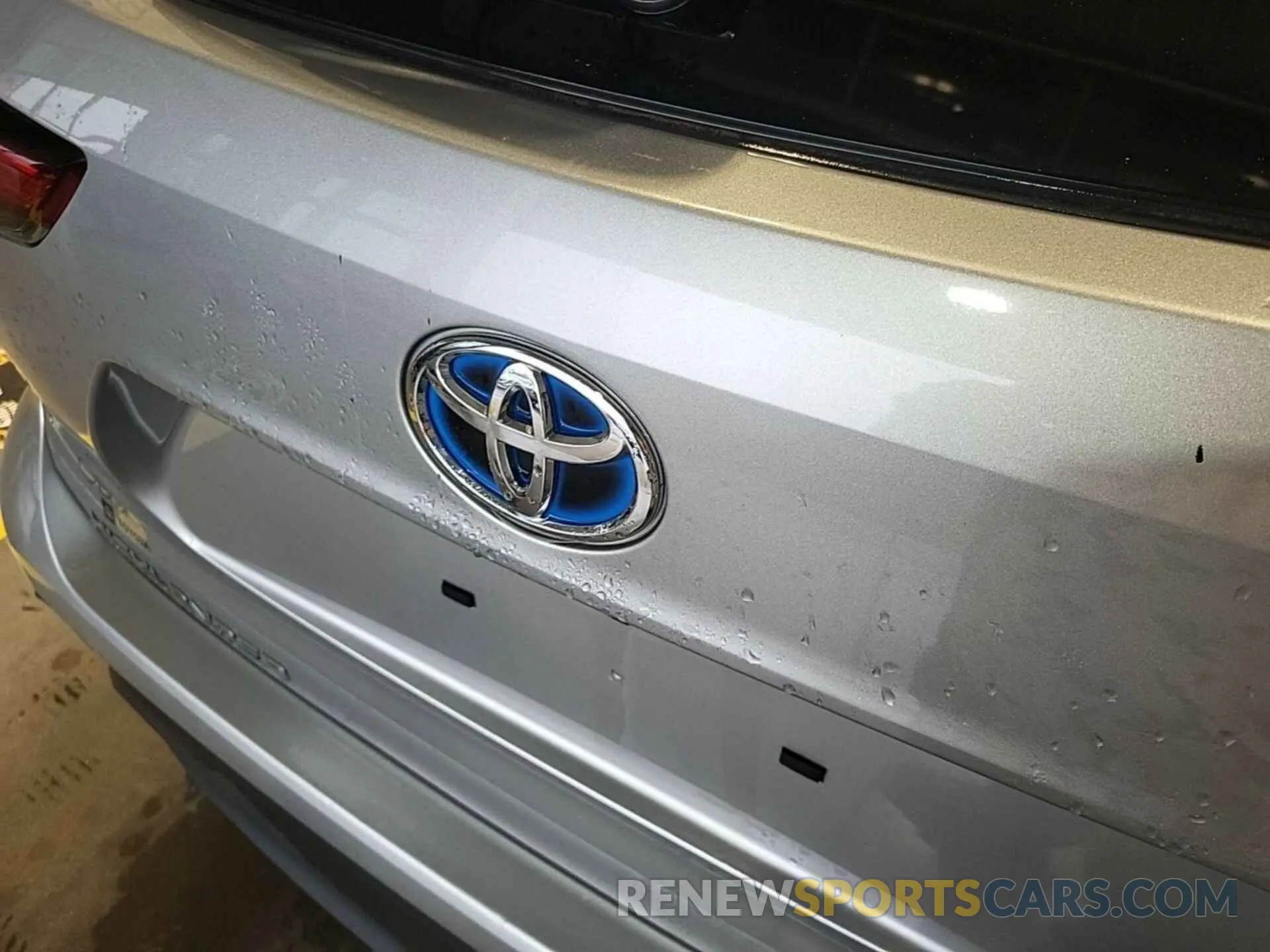 21 Photograph of a damaged car 5TDZARAH3MS009579 TOYOTA HIGHLANDER 2021
