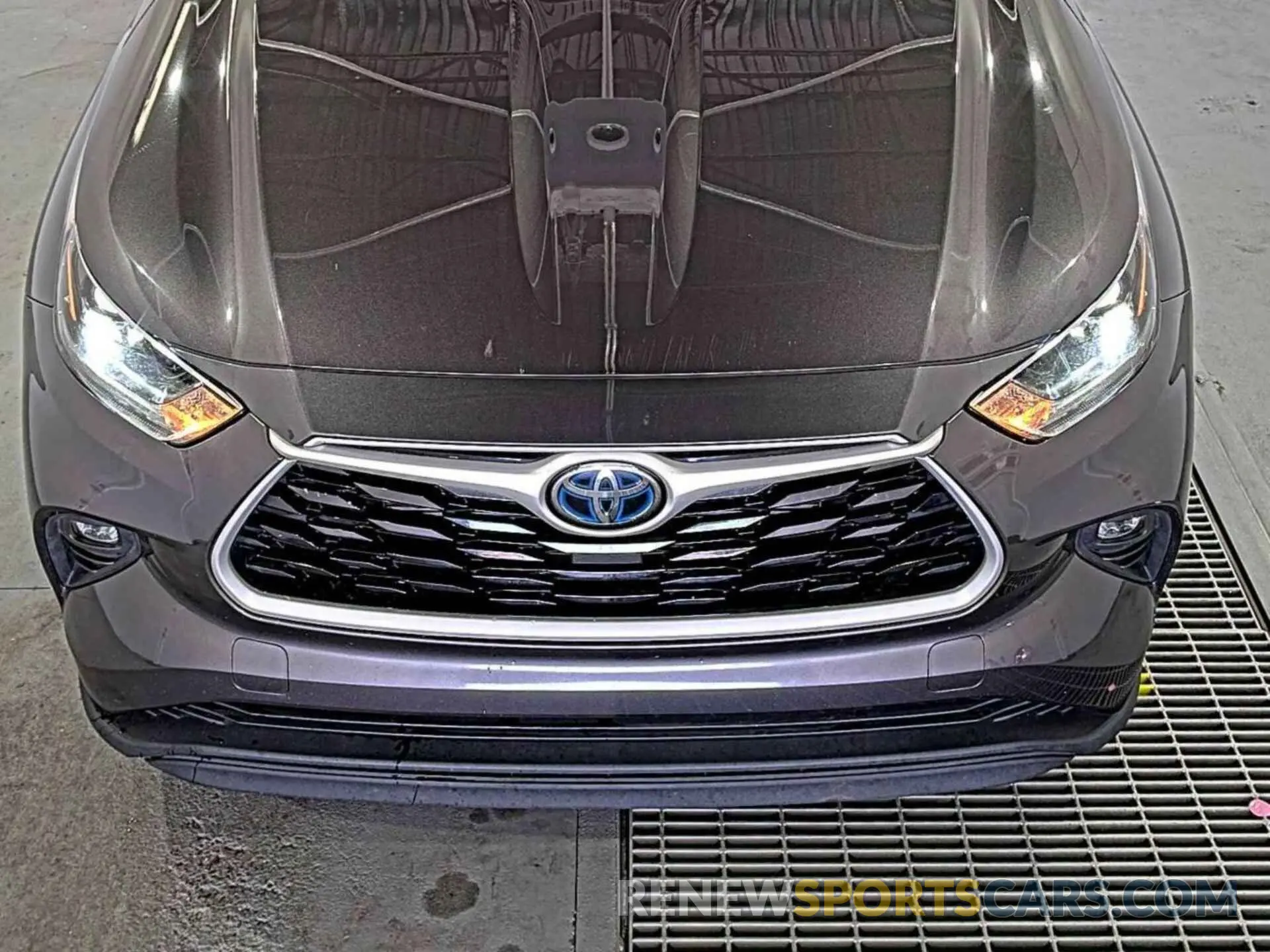 2 Photograph of a damaged car 5TDZARAH3MS506857 TOYOTA HIGHLANDER 2021