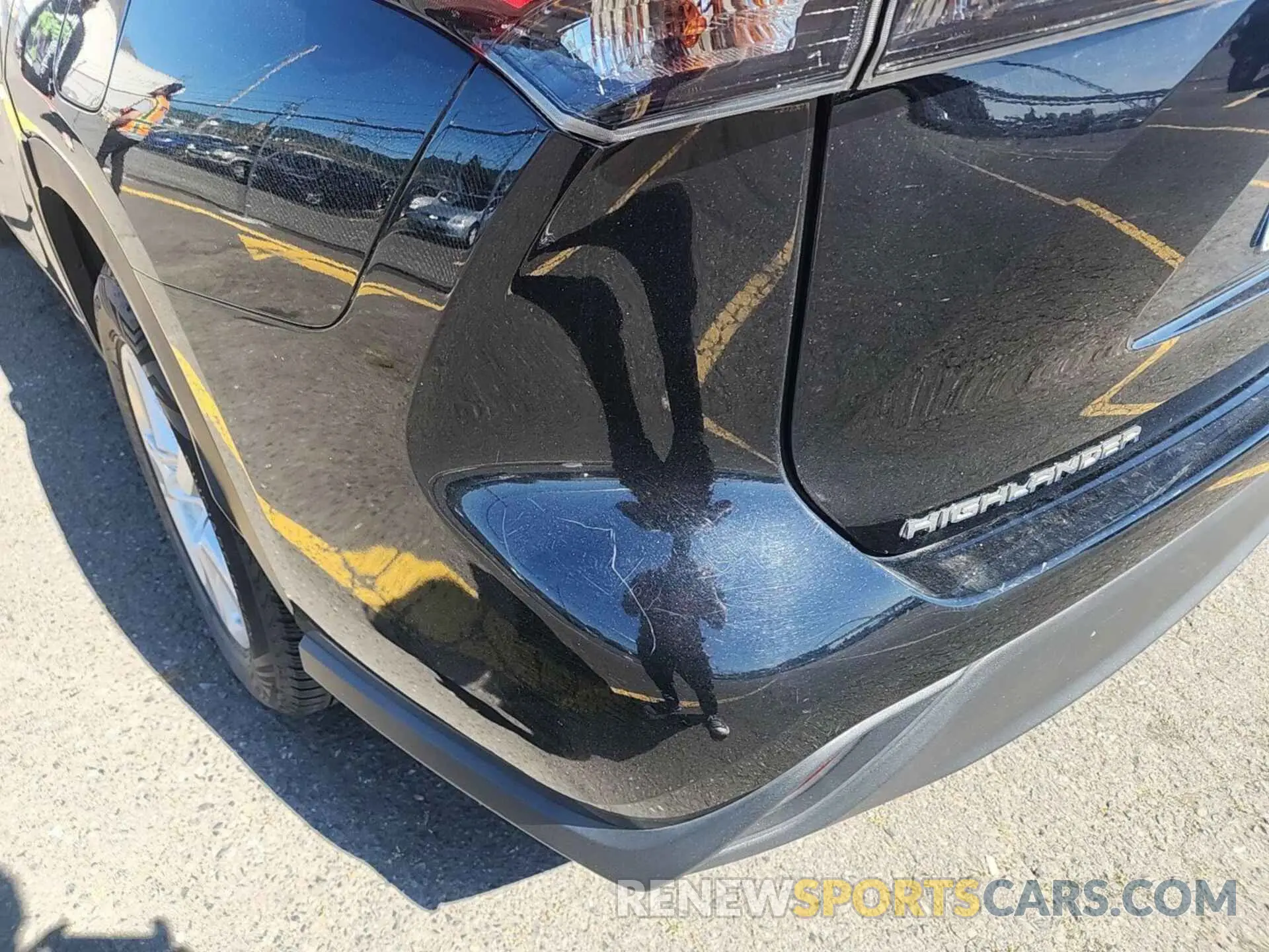 28 Photograph of a damaged car 5TDZARAH3MS507202 TOYOTA HIGHLANDER 2021