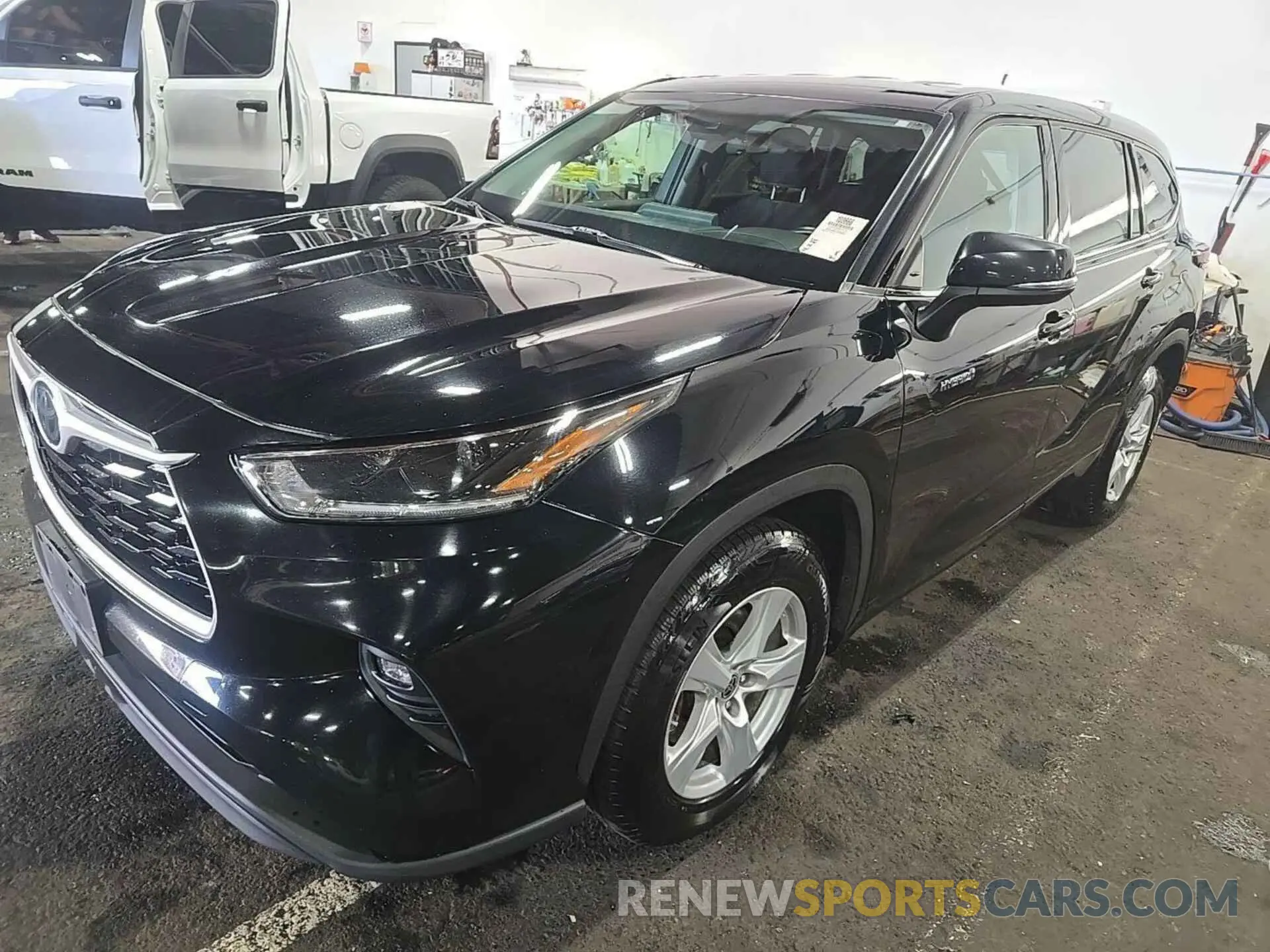 4 Photograph of a damaged car 5TDZARAH3MS507202 TOYOTA HIGHLANDER 2021