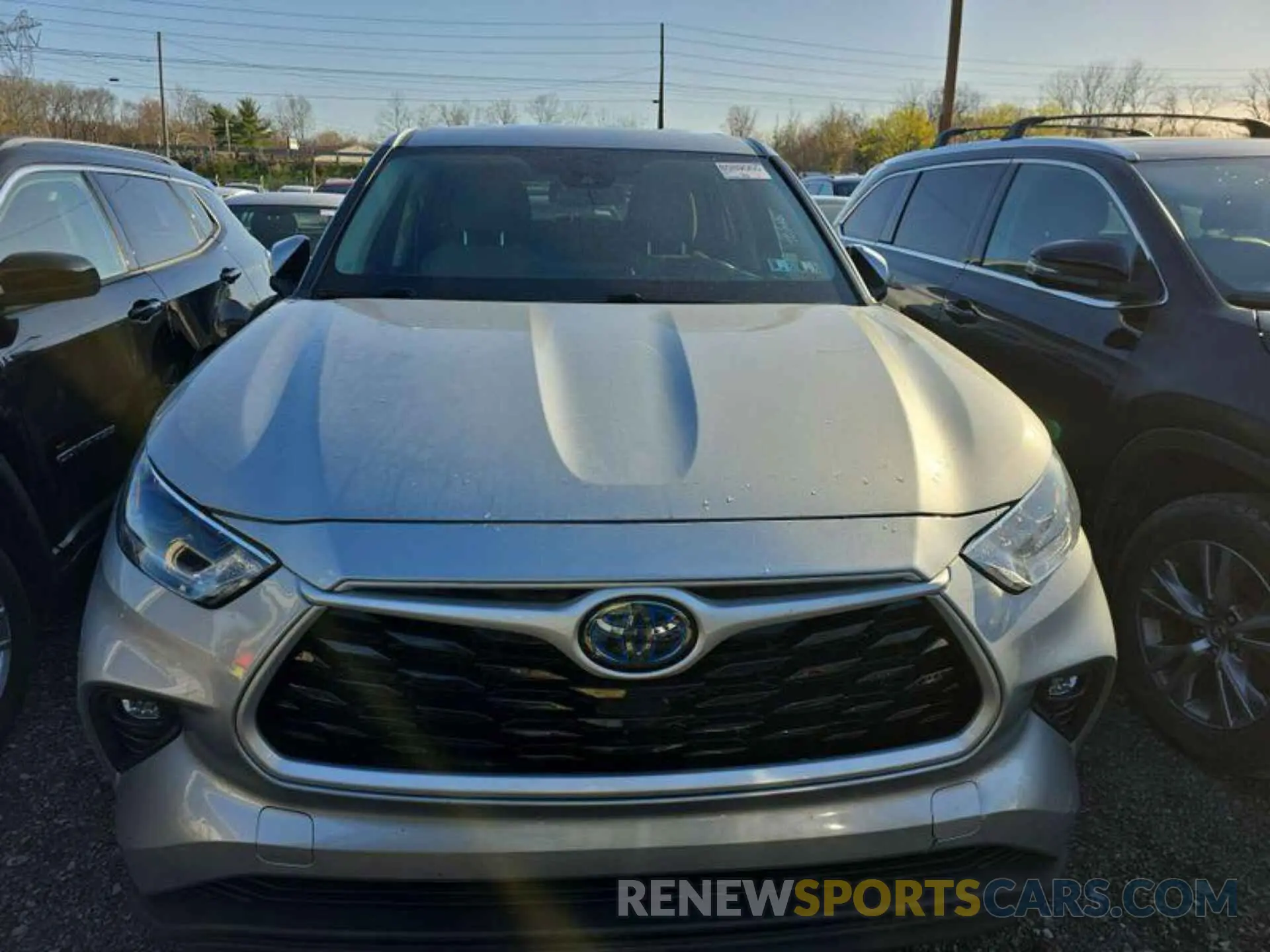 9 Photograph of a damaged car 5TDZARAH4MS506866 TOYOTA HIGHLANDER 2021