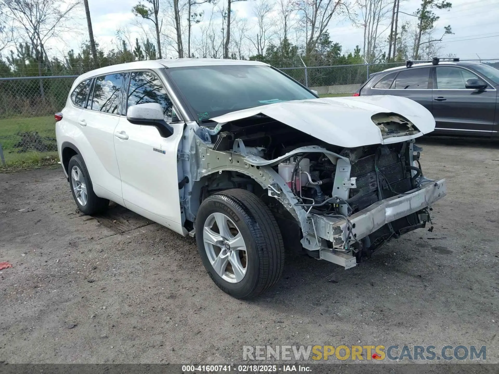 1 Photograph of a damaged car 5TDZARAH6MS504147 TOYOTA HIGHLANDER 2021