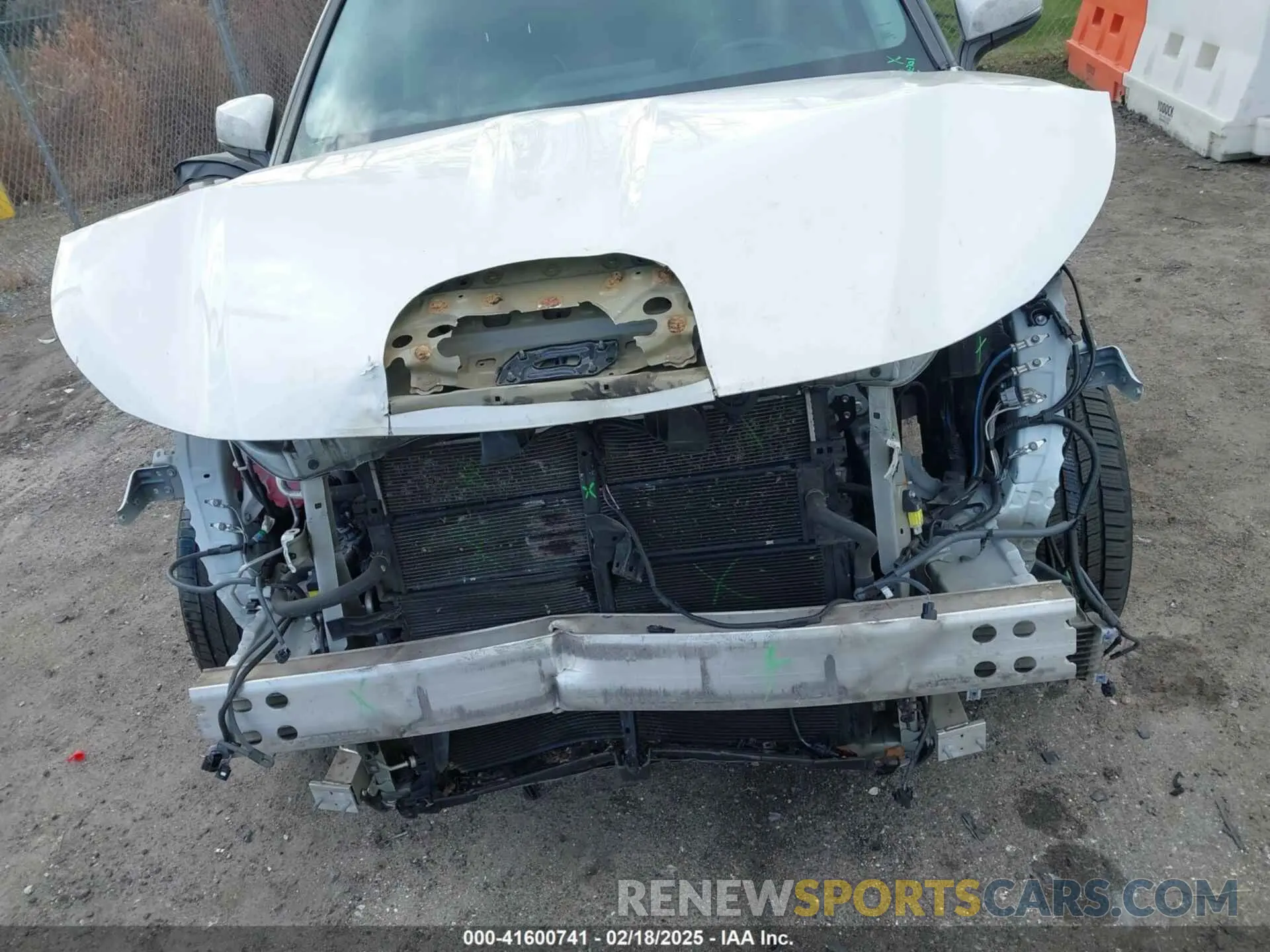 20 Photograph of a damaged car 5TDZARAH6MS504147 TOYOTA HIGHLANDER 2021