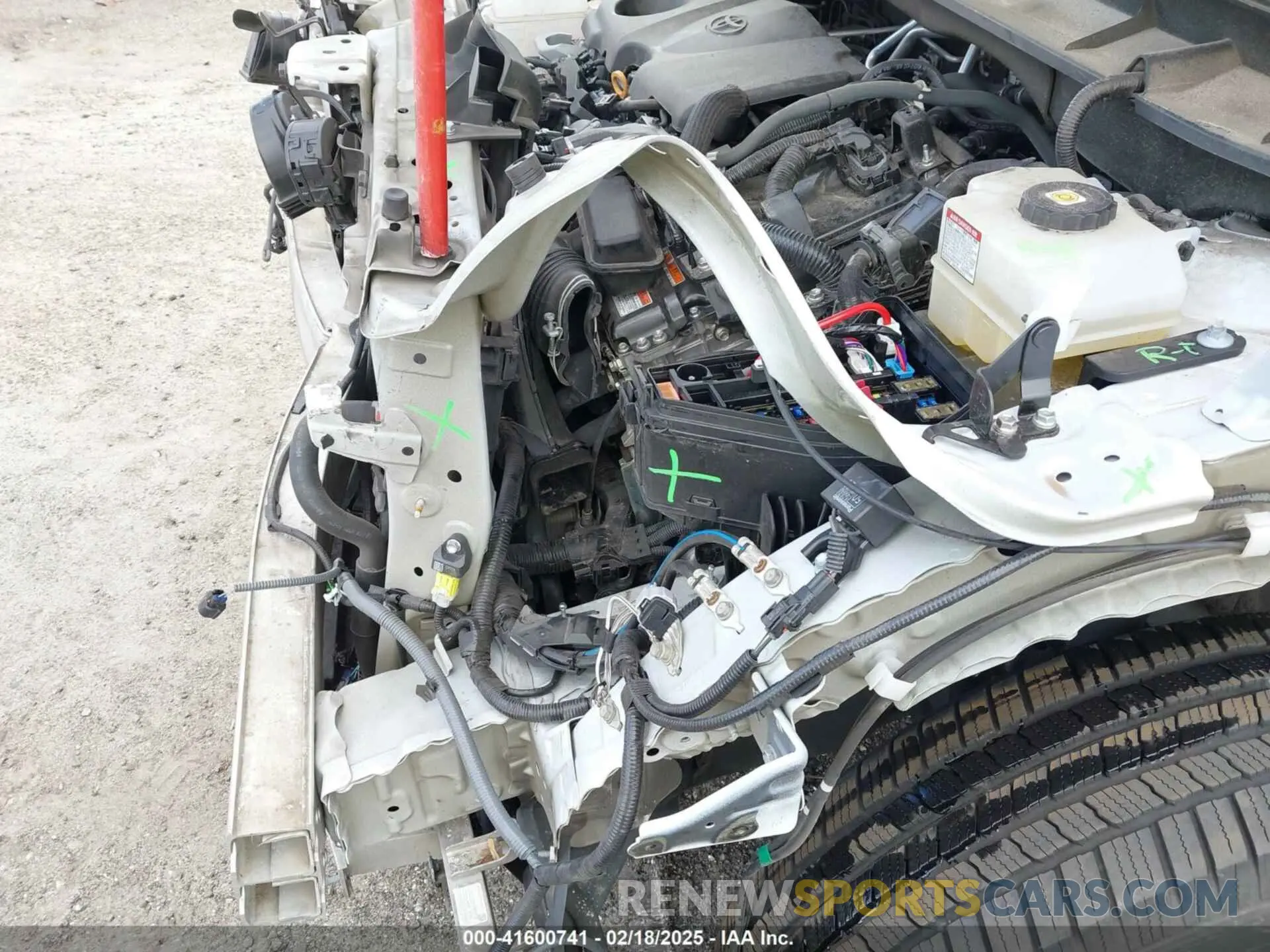 6 Photograph of a damaged car 5TDZARAH6MS504147 TOYOTA HIGHLANDER 2021