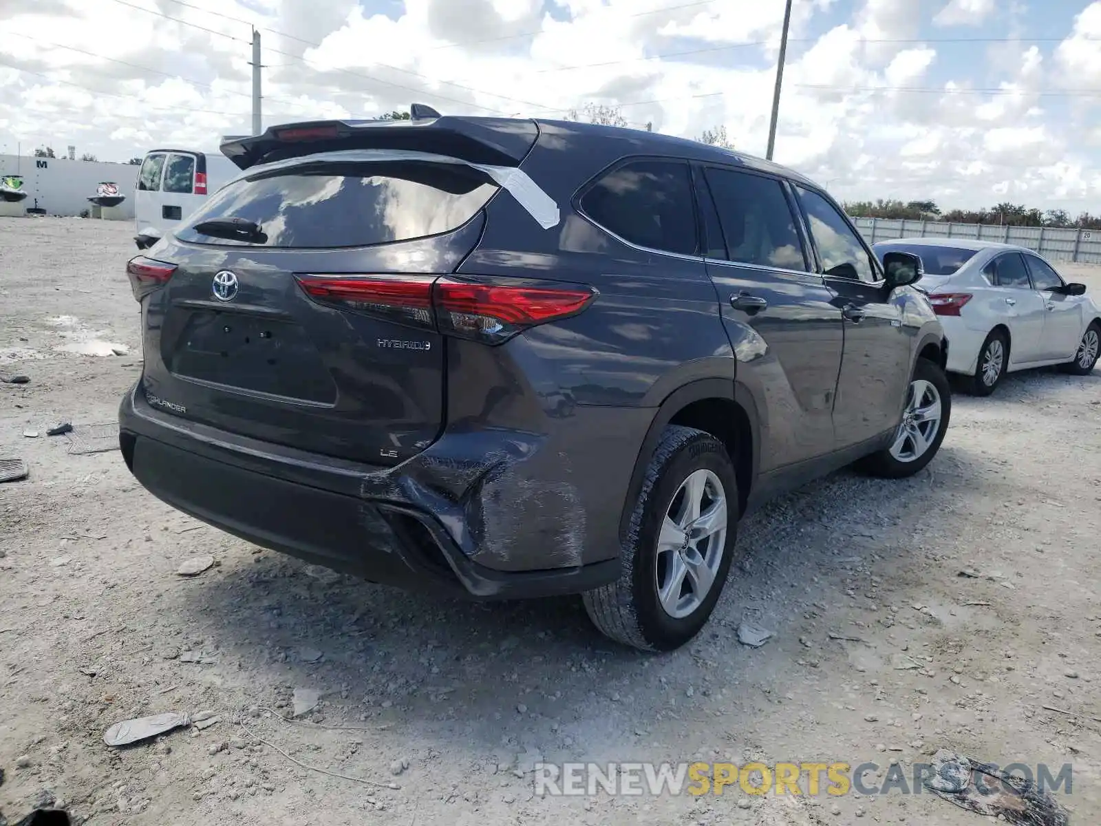 4 Photograph of a damaged car 5TDZARAH6MS504245 TOYOTA HIGHLANDER 2021