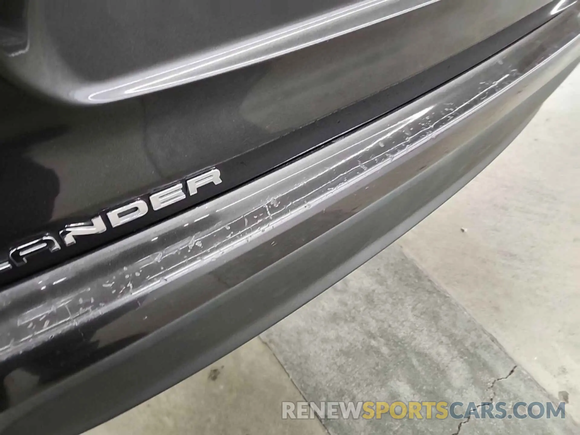 5 Photograph of a damaged car 5TDZARAH8MS009674 TOYOTA HIGHLANDER 2021