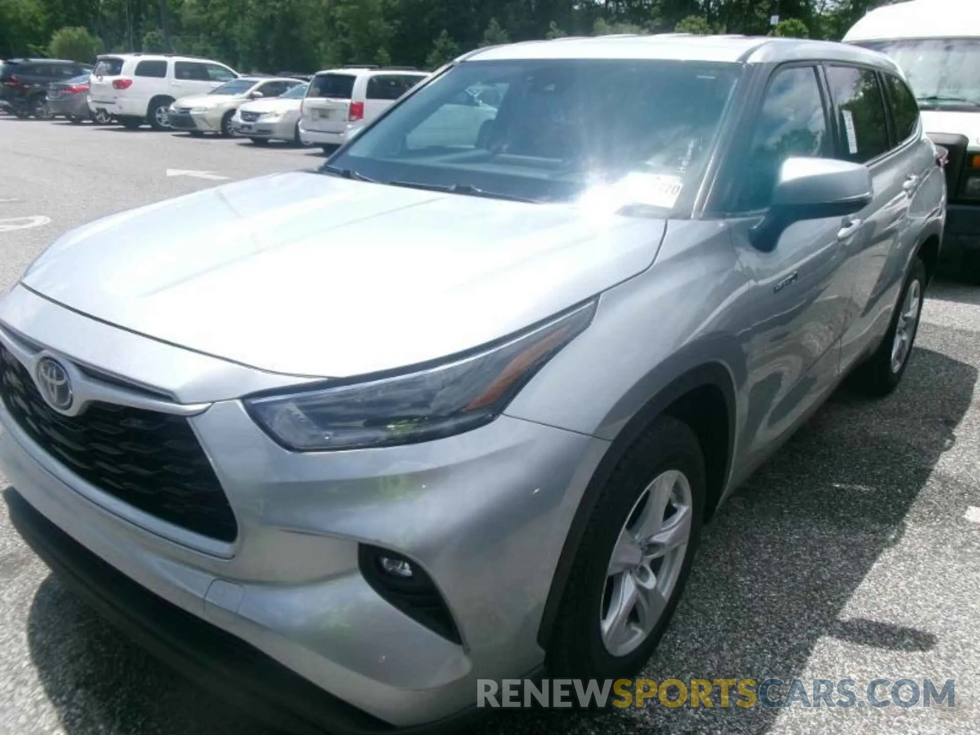 2 Photograph of a damaged car 5TDZARAH8MS506854 TOYOTA HIGHLANDER 2021
