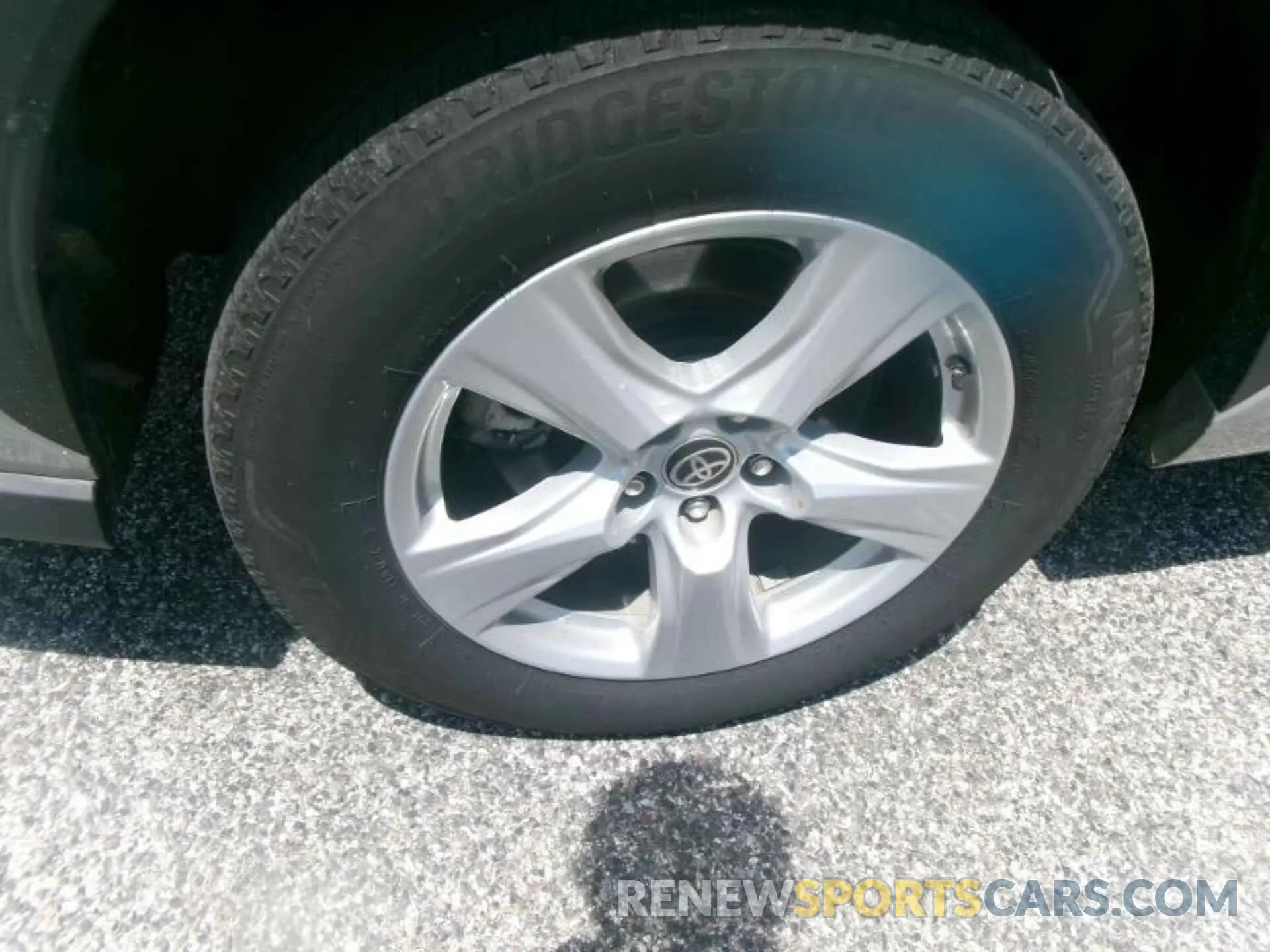 5 Photograph of a damaged car 5TDZARAH8MS506854 TOYOTA HIGHLANDER 2021