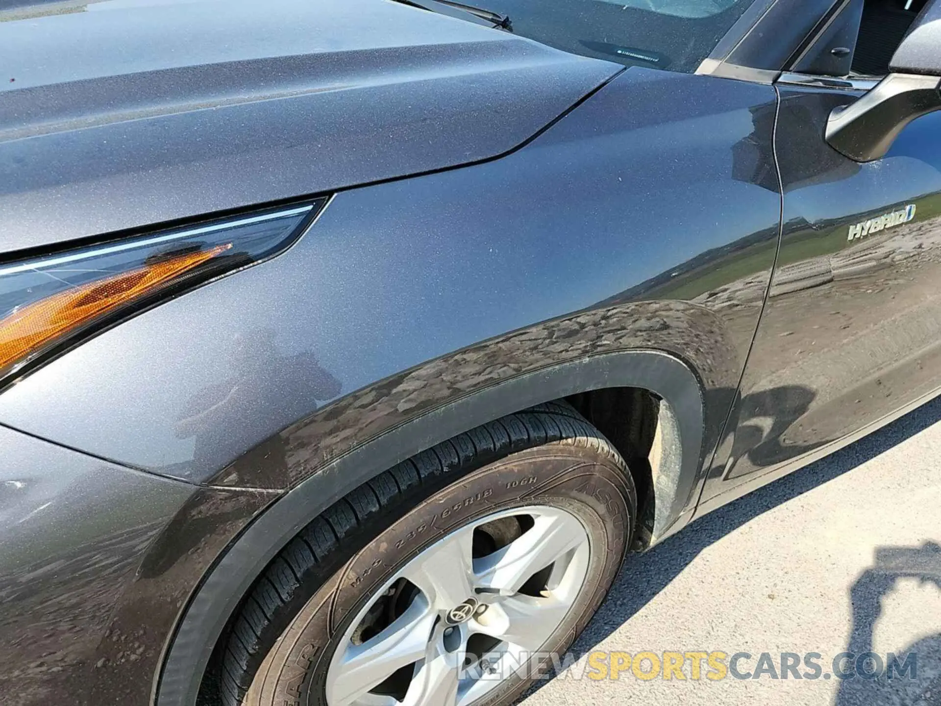 28 Photograph of a damaged car 5TDZARAH8MS507213 TOYOTA HIGHLANDER 2021