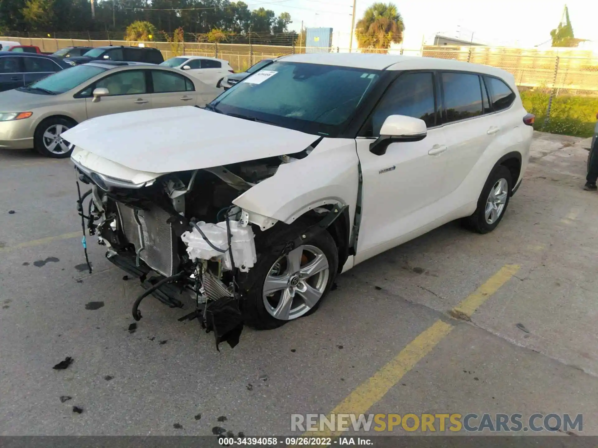 2 Photograph of a damaged car 5TDZARAH9MS506698 TOYOTA HIGHLANDER 2021