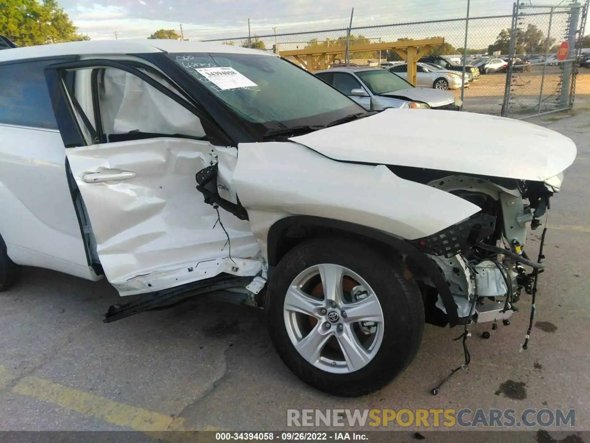 6 Photograph of a damaged car 5TDZARAH9MS506698 TOYOTA HIGHLANDER 2021