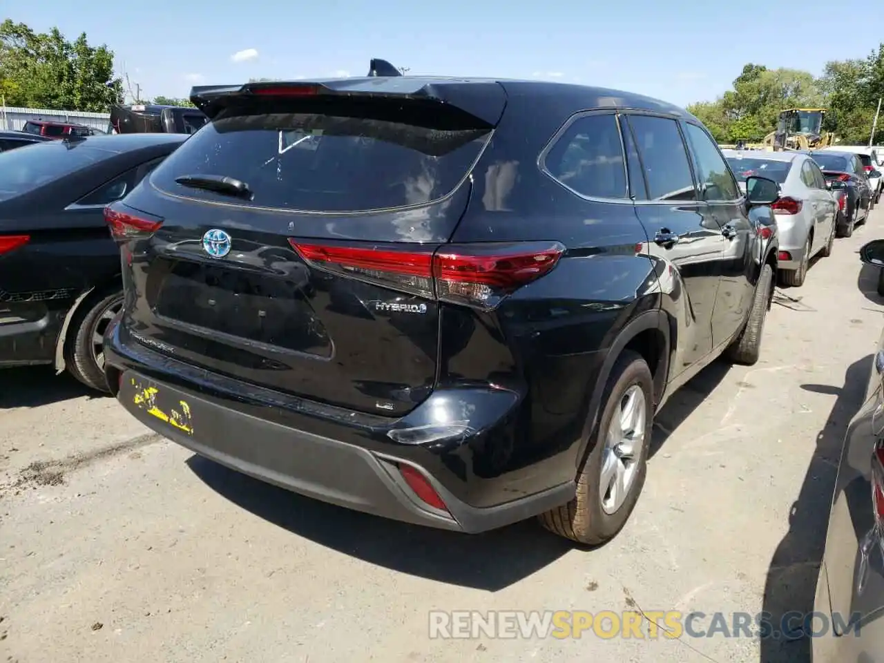 4 Photograph of a damaged car 5TDZARAHXMS508637 TOYOTA HIGHLANDER 2021