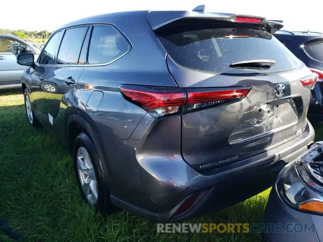 3 Photograph of a damaged car 5TDZZRAH1MS086623 TOYOTA HIGHLANDER 2021