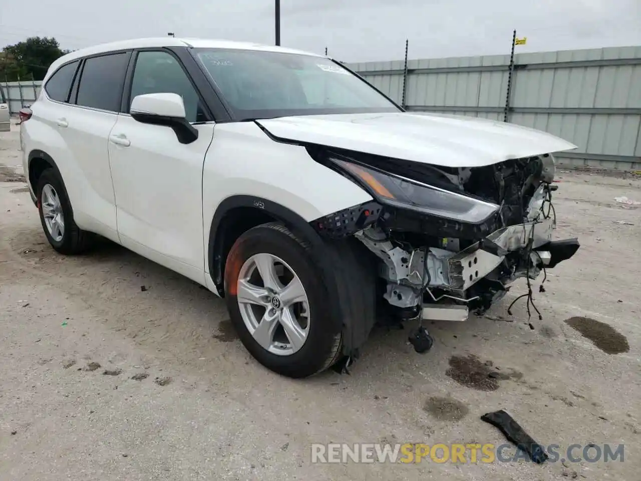 1 Photograph of a damaged car 5TDZZRAH2MS049080 TOYOTA HIGHLANDER 2021