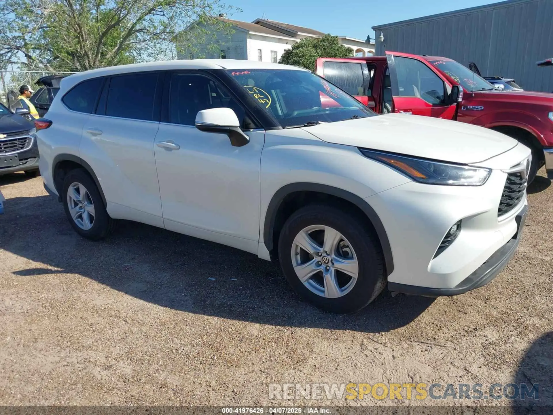 1 Photograph of a damaged car 5TDZZRAH2MS515171 TOYOTA HIGHLANDER 2021