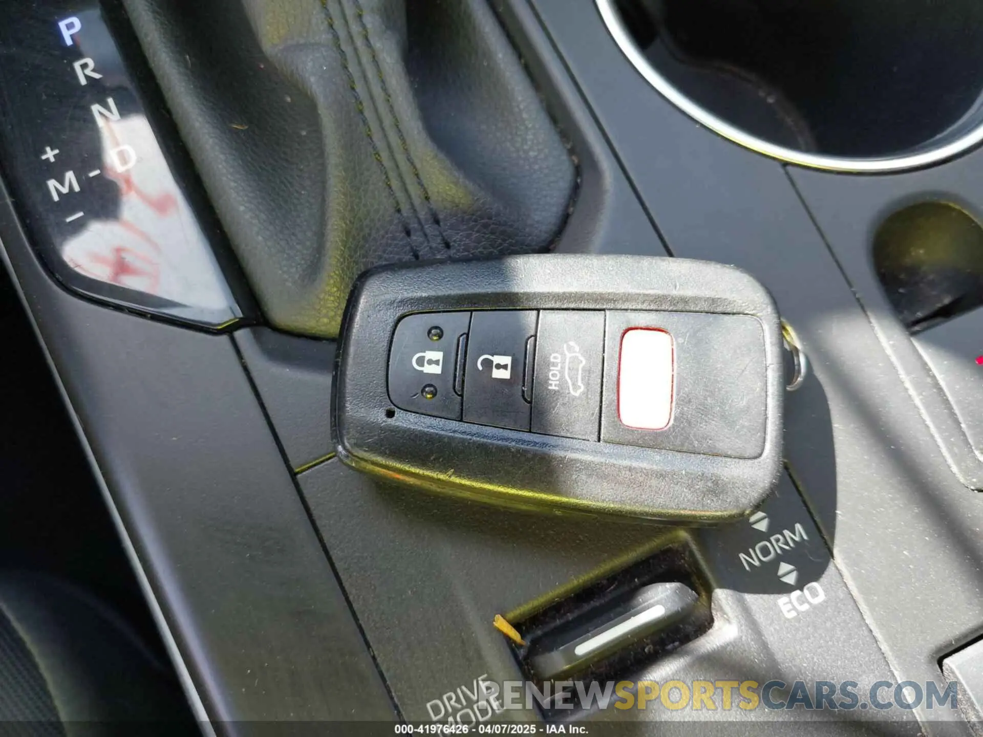 11 Photograph of a damaged car 5TDZZRAH2MS515171 TOYOTA HIGHLANDER 2021