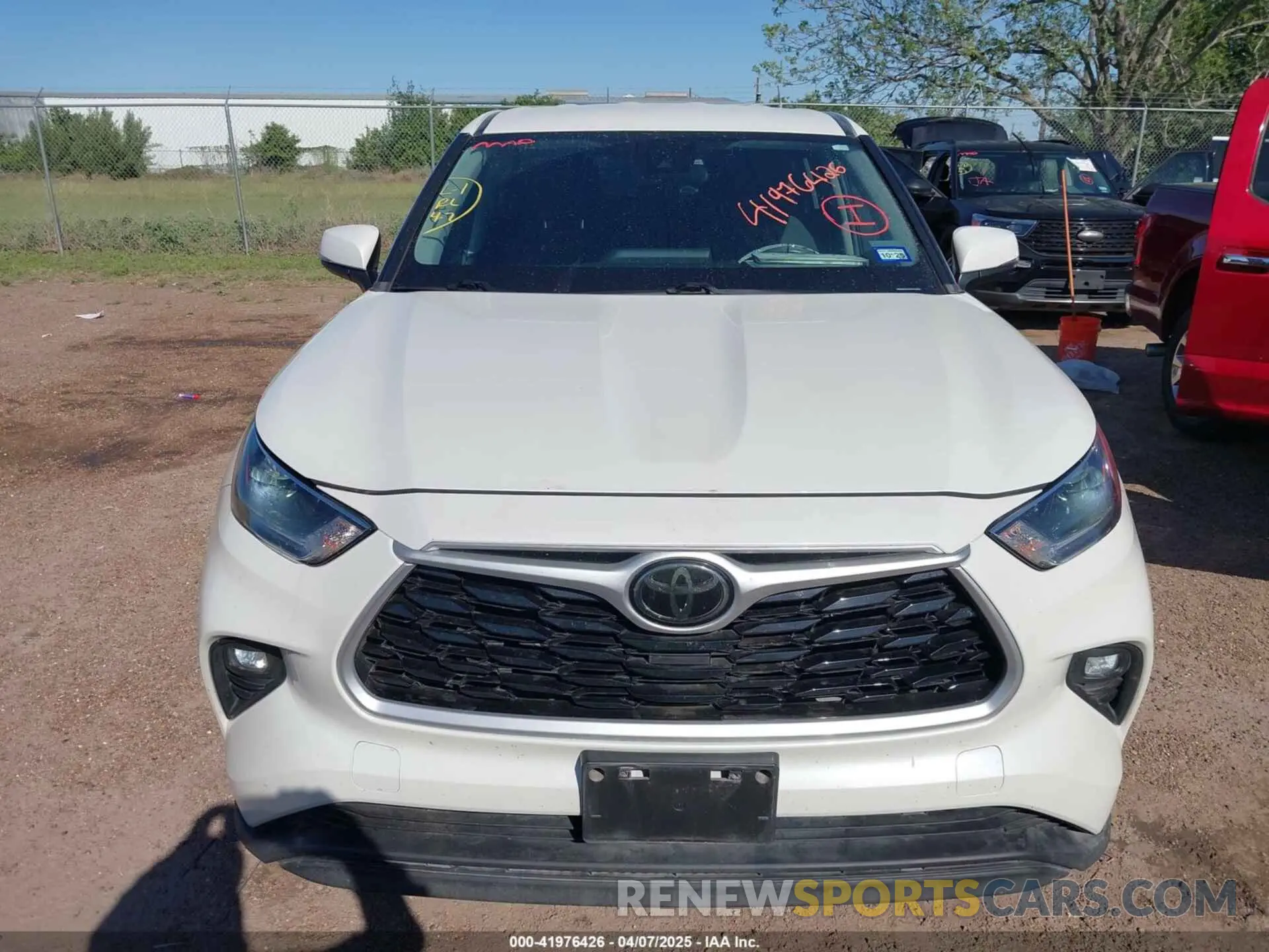 6 Photograph of a damaged car 5TDZZRAH2MS515171 TOYOTA HIGHLANDER 2021