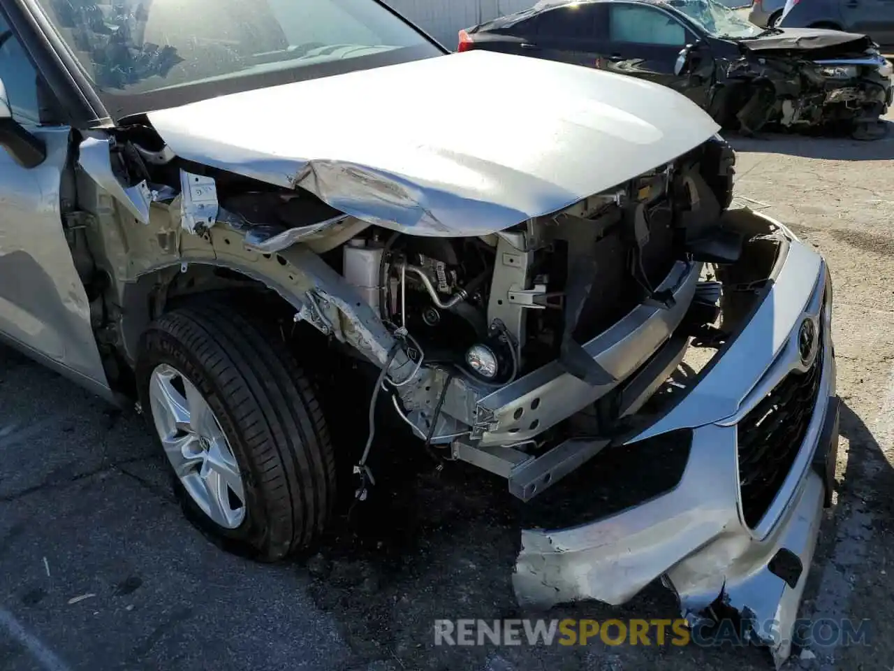 9 Photograph of a damaged car 5TDZZRAH2MS518880 TOYOTA HIGHLANDER 2021