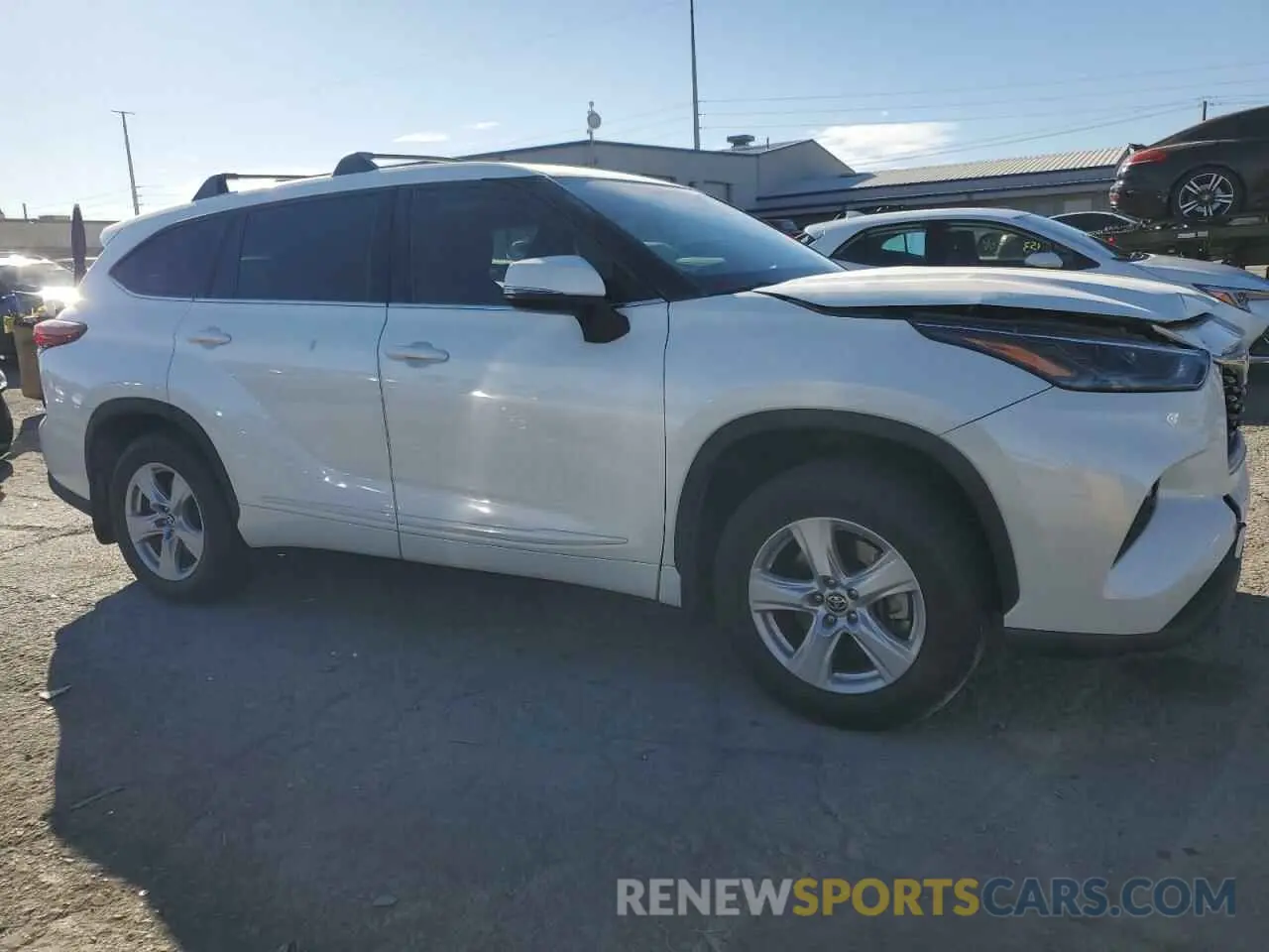 4 Photograph of a damaged car 5TDZZRAH3MS517494 TOYOTA HIGHLANDER 2021