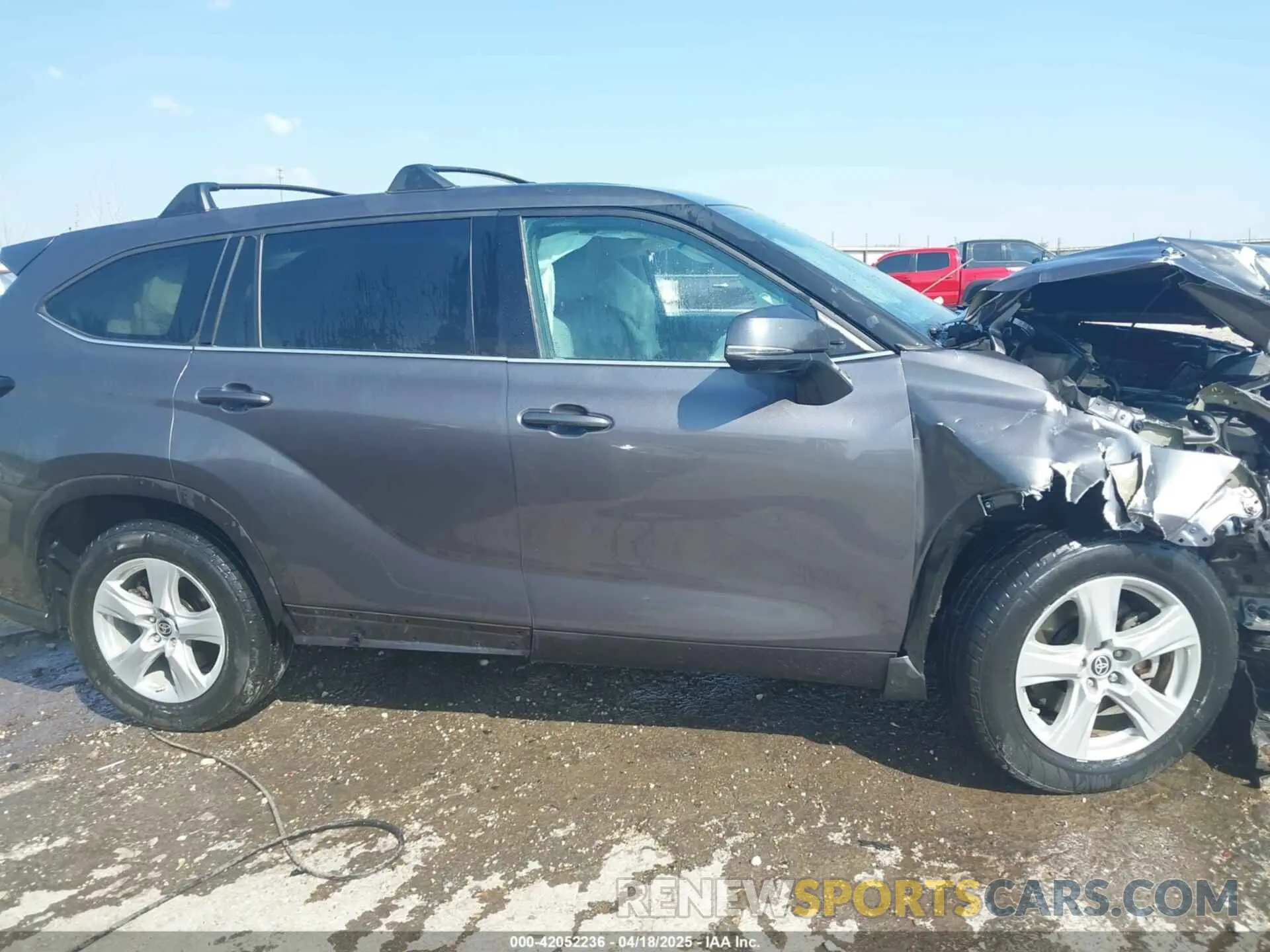 14 Photograph of a damaged car 5TDZZRAH3MS523182 TOYOTA HIGHLANDER 2021