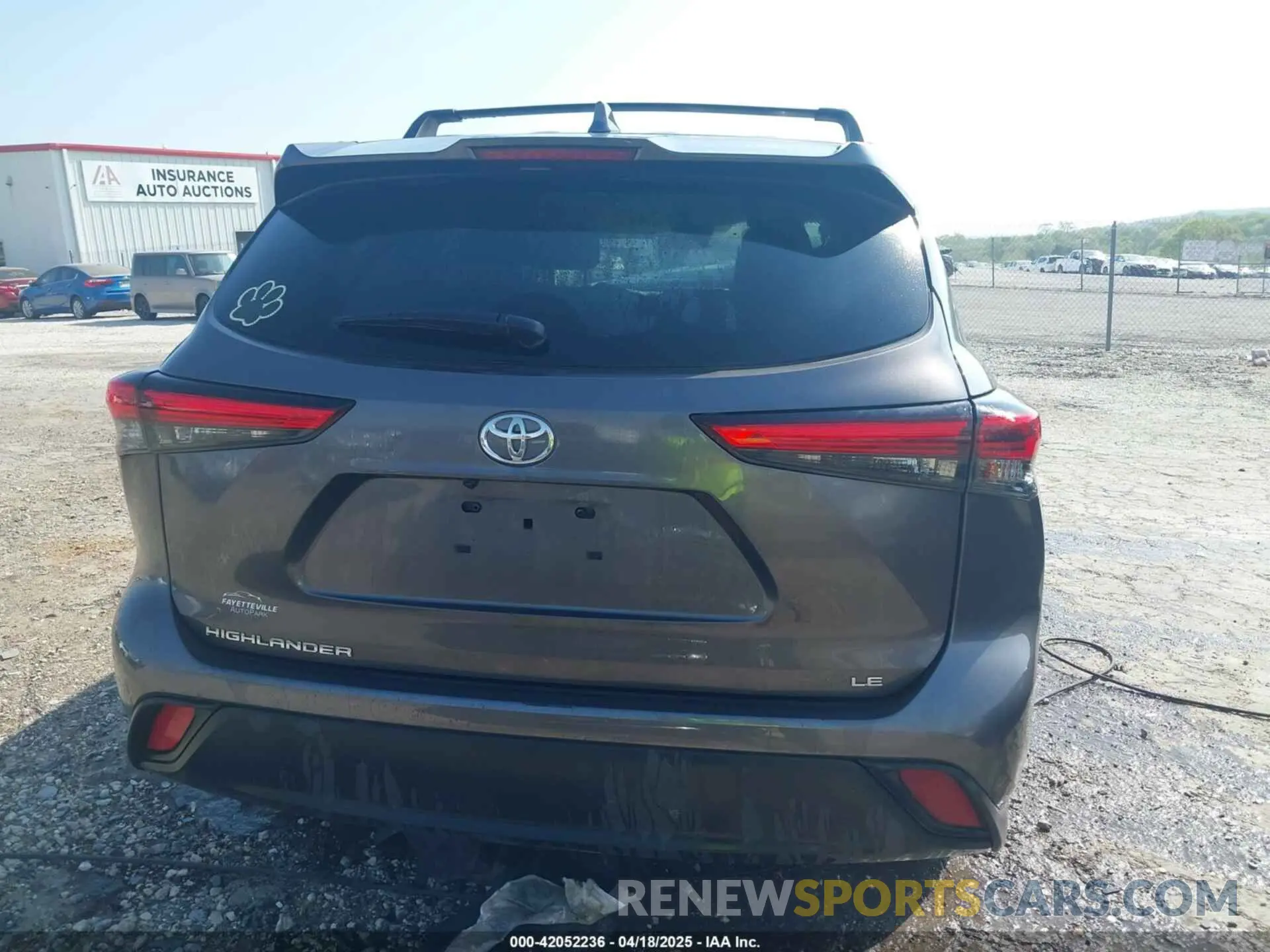 17 Photograph of a damaged car 5TDZZRAH3MS523182 TOYOTA HIGHLANDER 2021