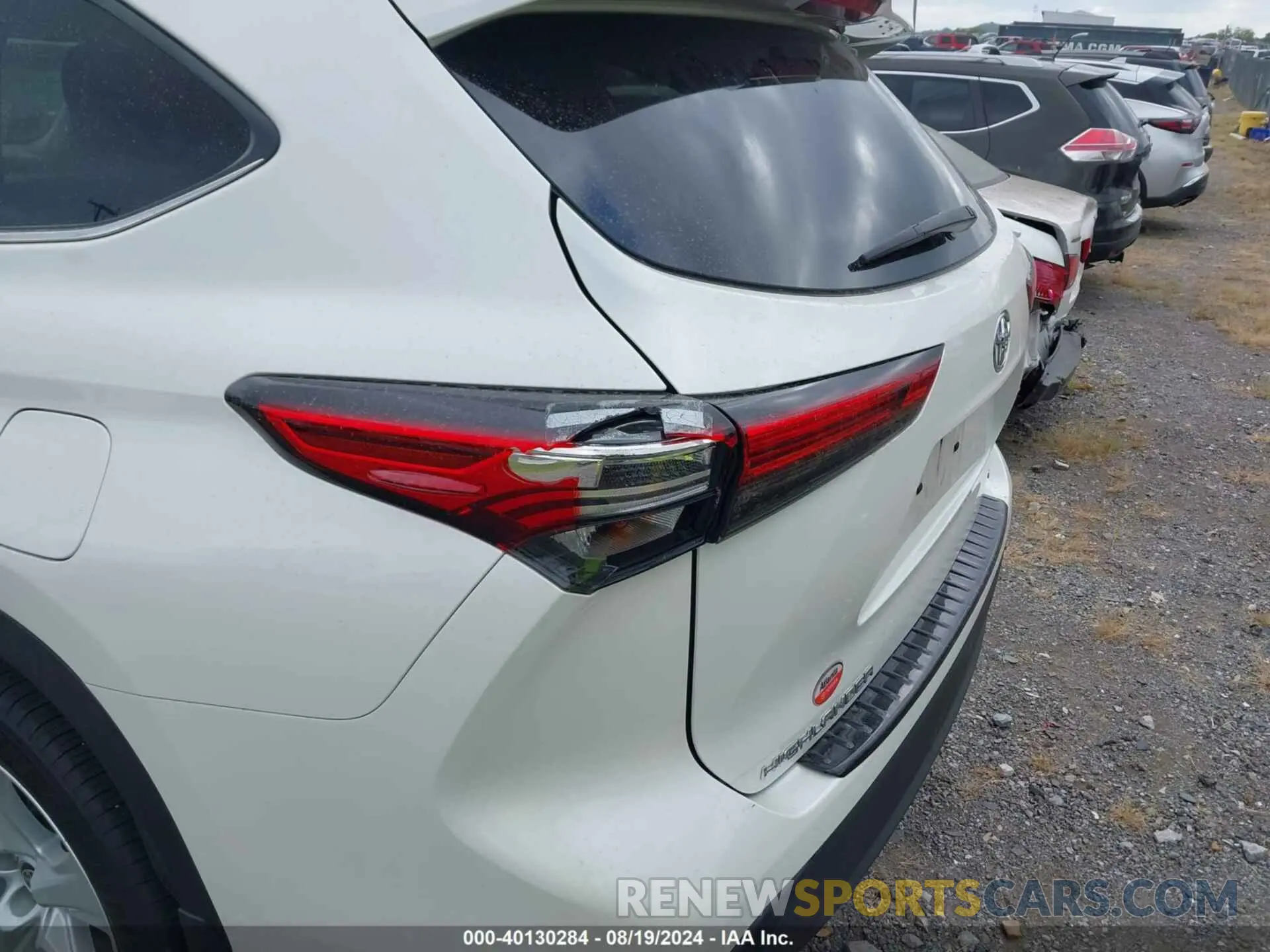 18 Photograph of a damaged car 5TDZZRAH3MS528611 TOYOTA HIGHLANDER 2021
