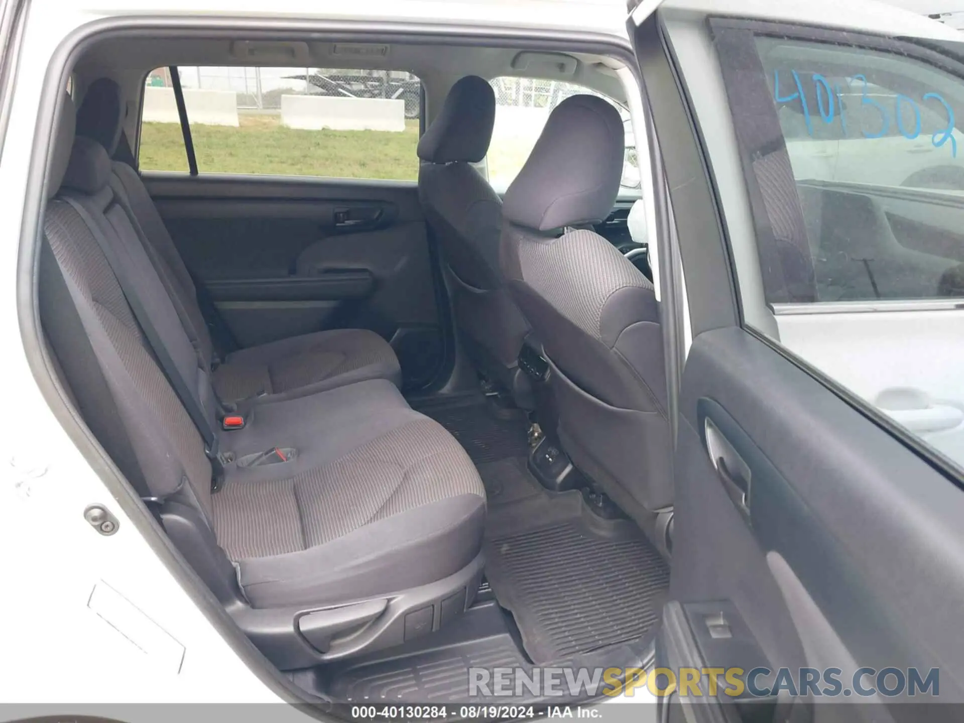8 Photograph of a damaged car 5TDZZRAH3MS528611 TOYOTA HIGHLANDER 2021
