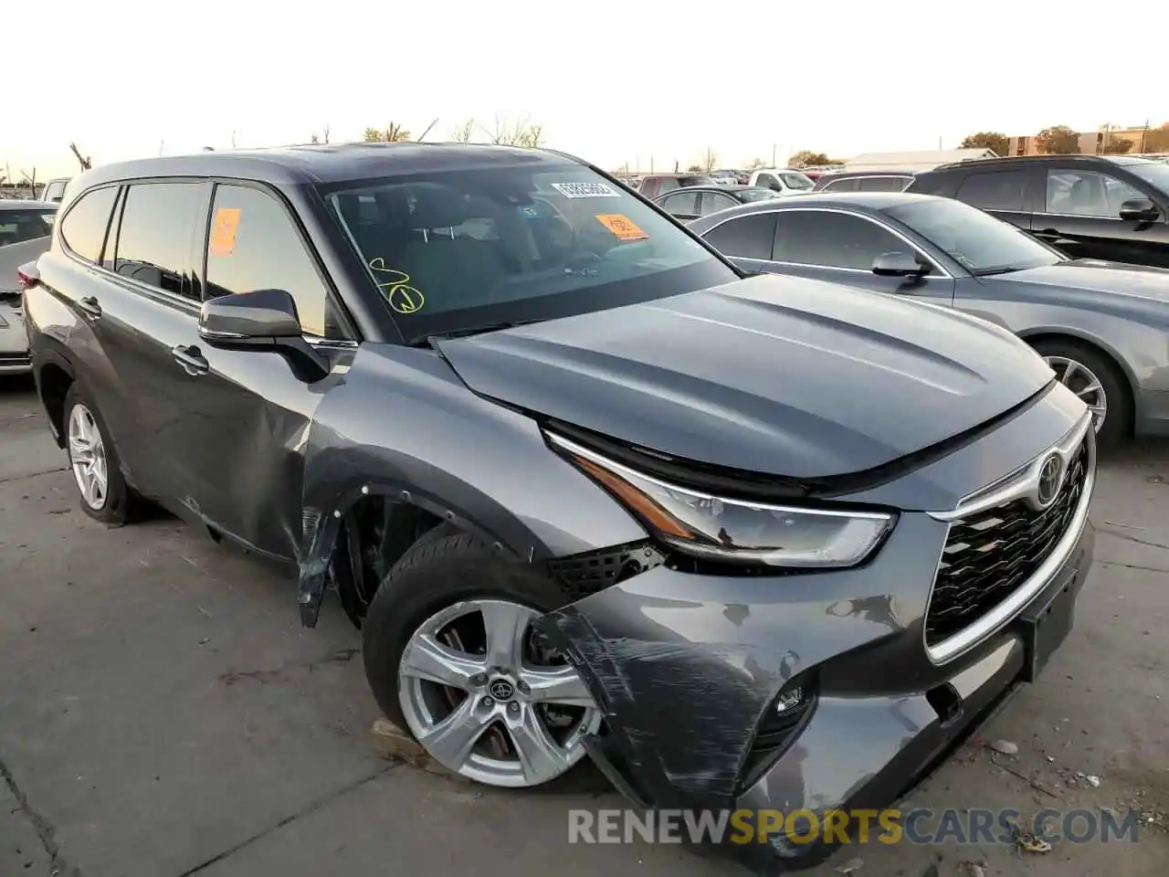 9 Photograph of a damaged car 5TDZZRAH3MS531962 TOYOTA HIGHLANDER 2021