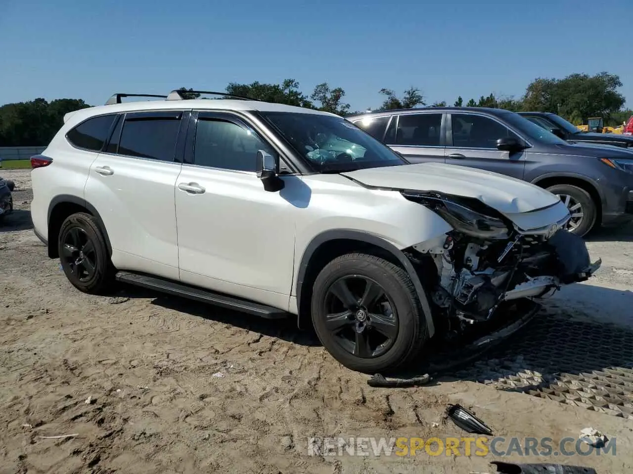 4 Photograph of a damaged car 5TDZZRAH4MS032992 TOYOTA HIGHLANDER 2021