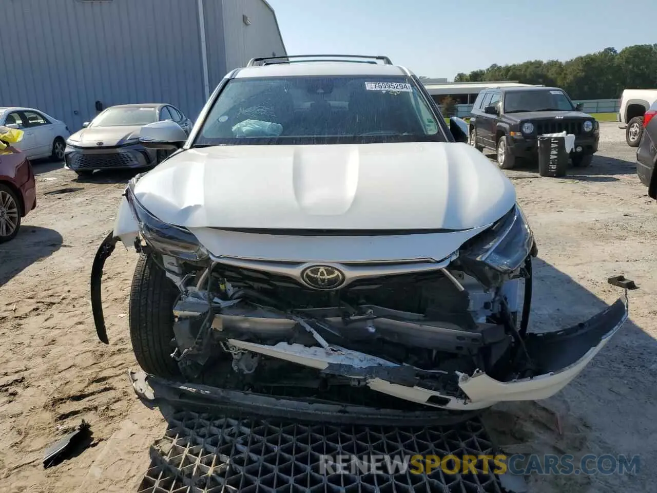 5 Photograph of a damaged car 5TDZZRAH4MS032992 TOYOTA HIGHLANDER 2021