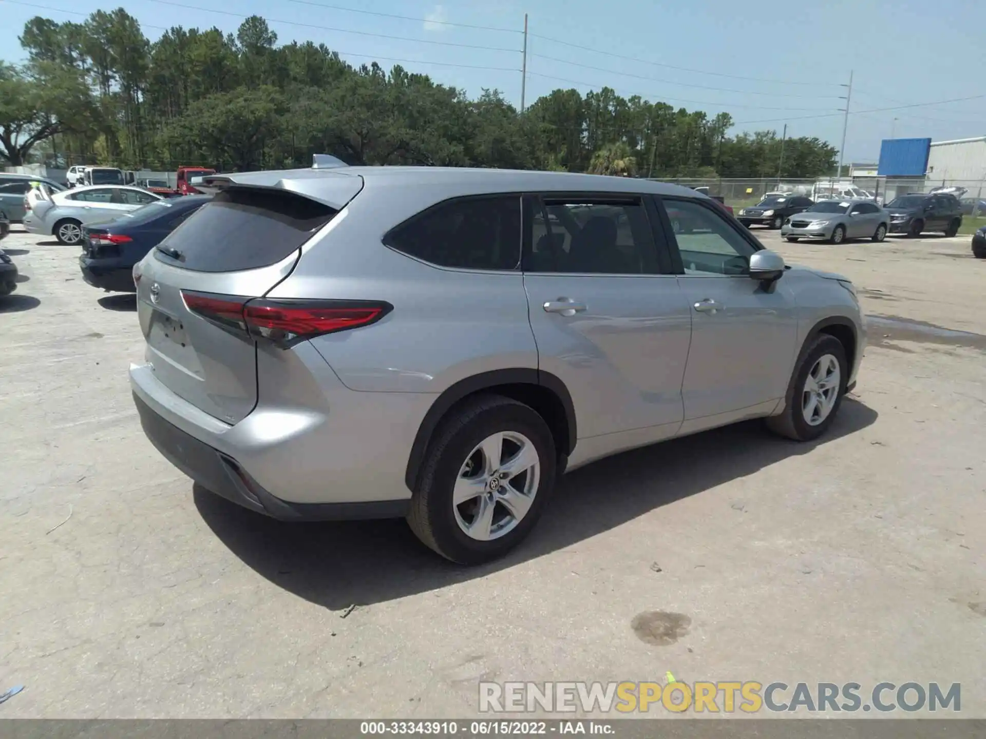 4 Photograph of a damaged car 5TDZZRAH4MS068374 TOYOTA HIGHLANDER 2021