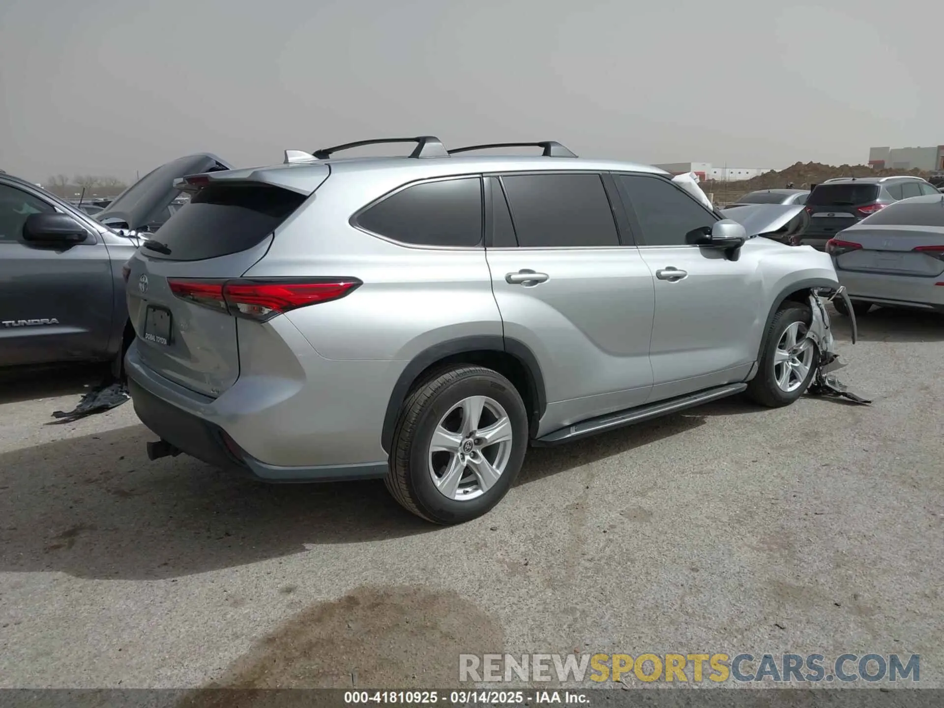 4 Photograph of a damaged car 5TDZZRAH4MS070514 TOYOTA HIGHLANDER 2021