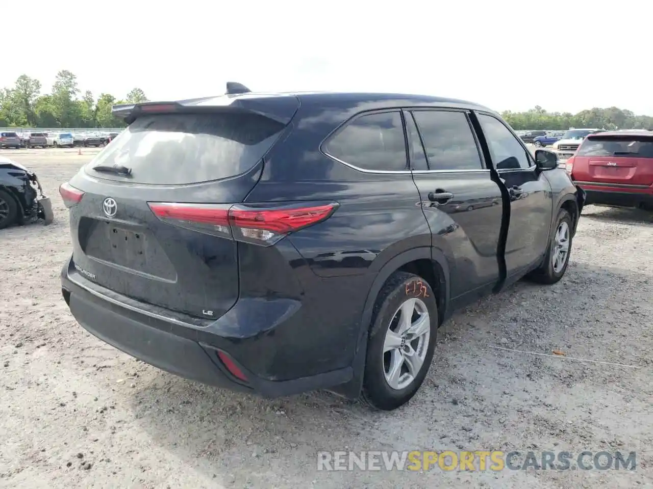 4 Photograph of a damaged car 5TDZZRAH5MS054466 TOYOTA HIGHLANDER 2021