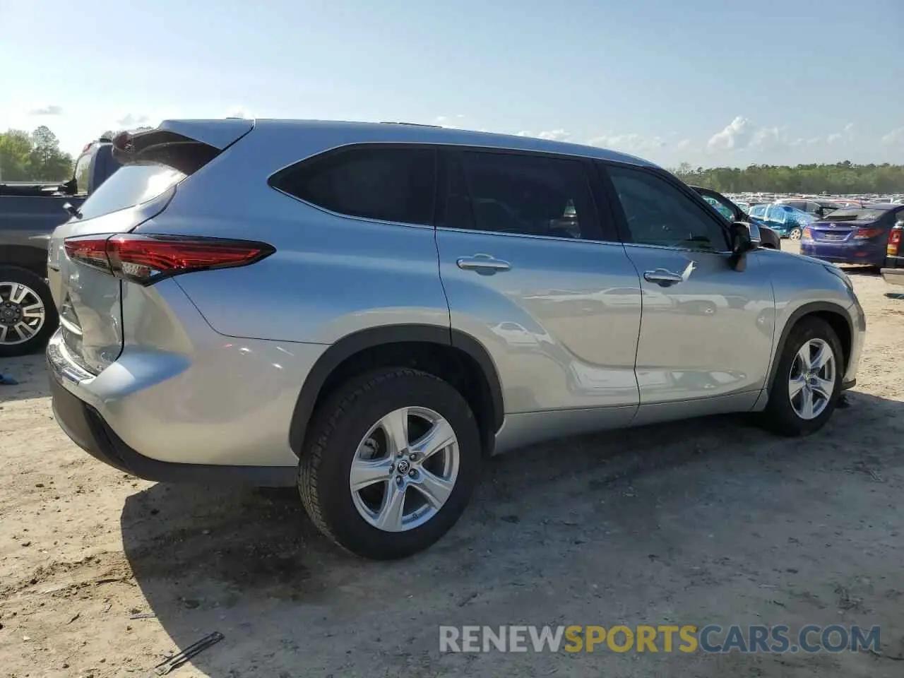 3 Photograph of a damaged car 5TDZZRAH5MS054628 TOYOTA HIGHLANDER 2021