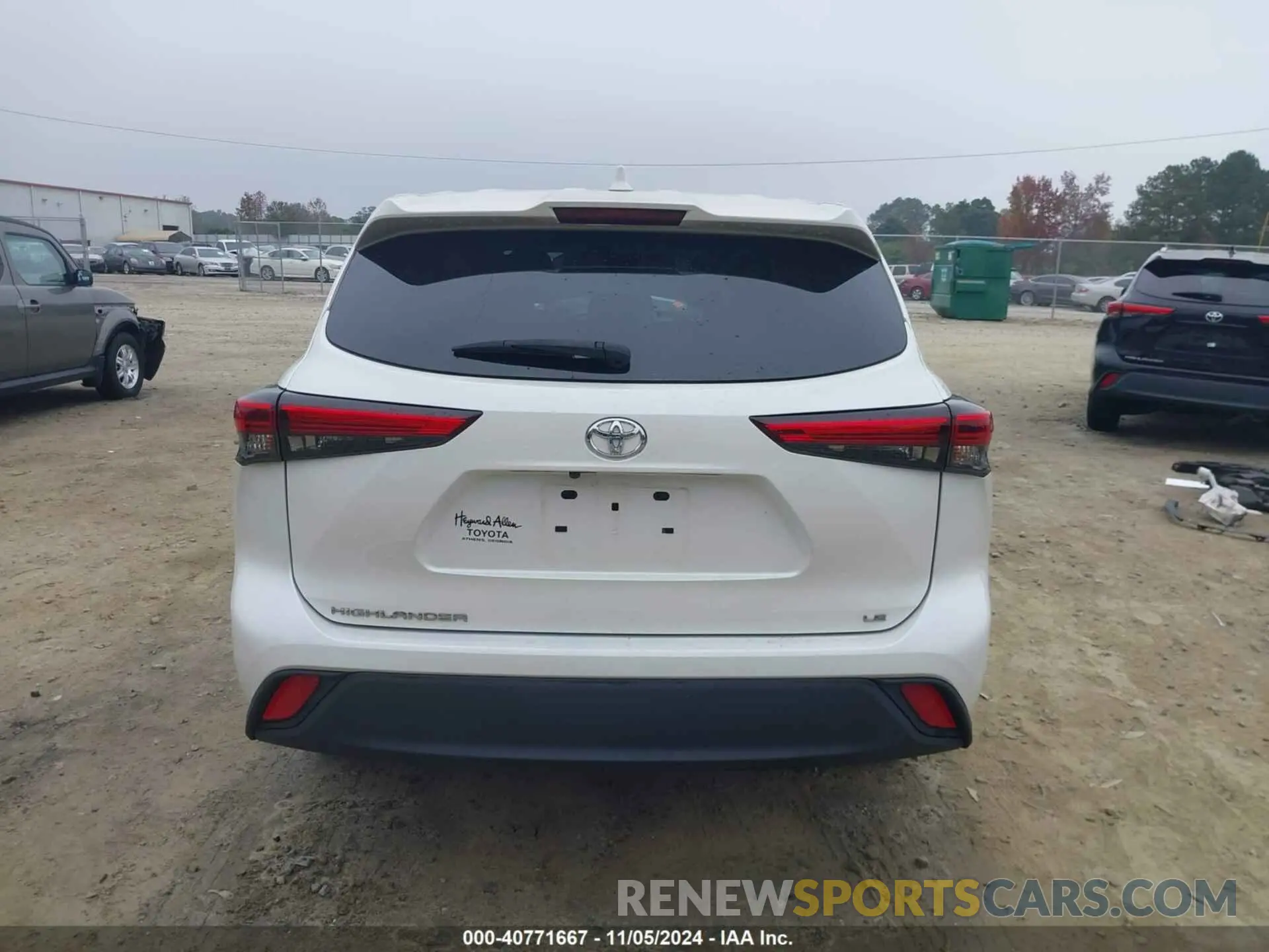 17 Photograph of a damaged car 5TDZZRAH6MS048255 TOYOTA HIGHLANDER 2021