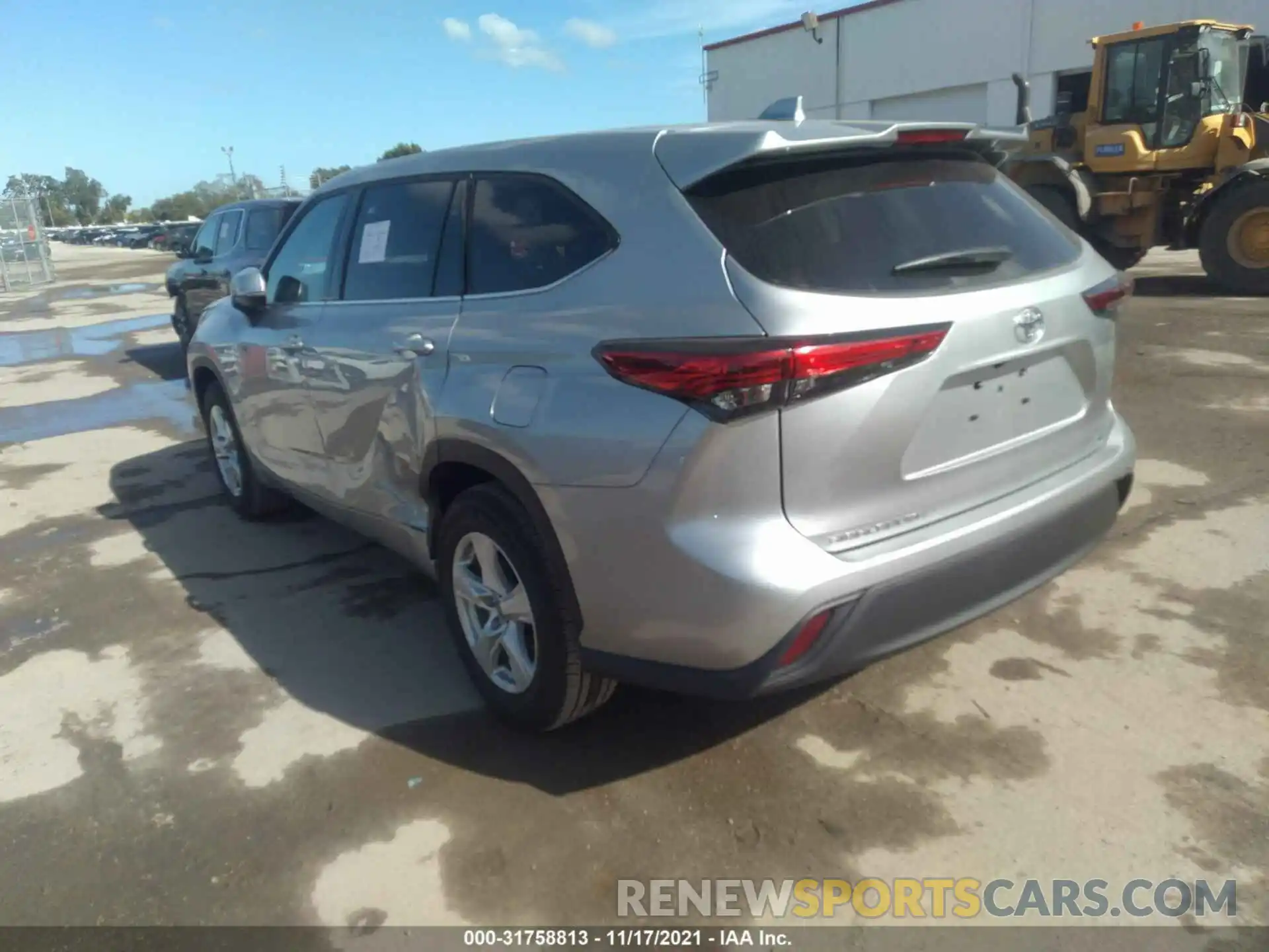 3 Photograph of a damaged car 5TDZZRAH6MS065623 TOYOTA HIGHLANDER 2021