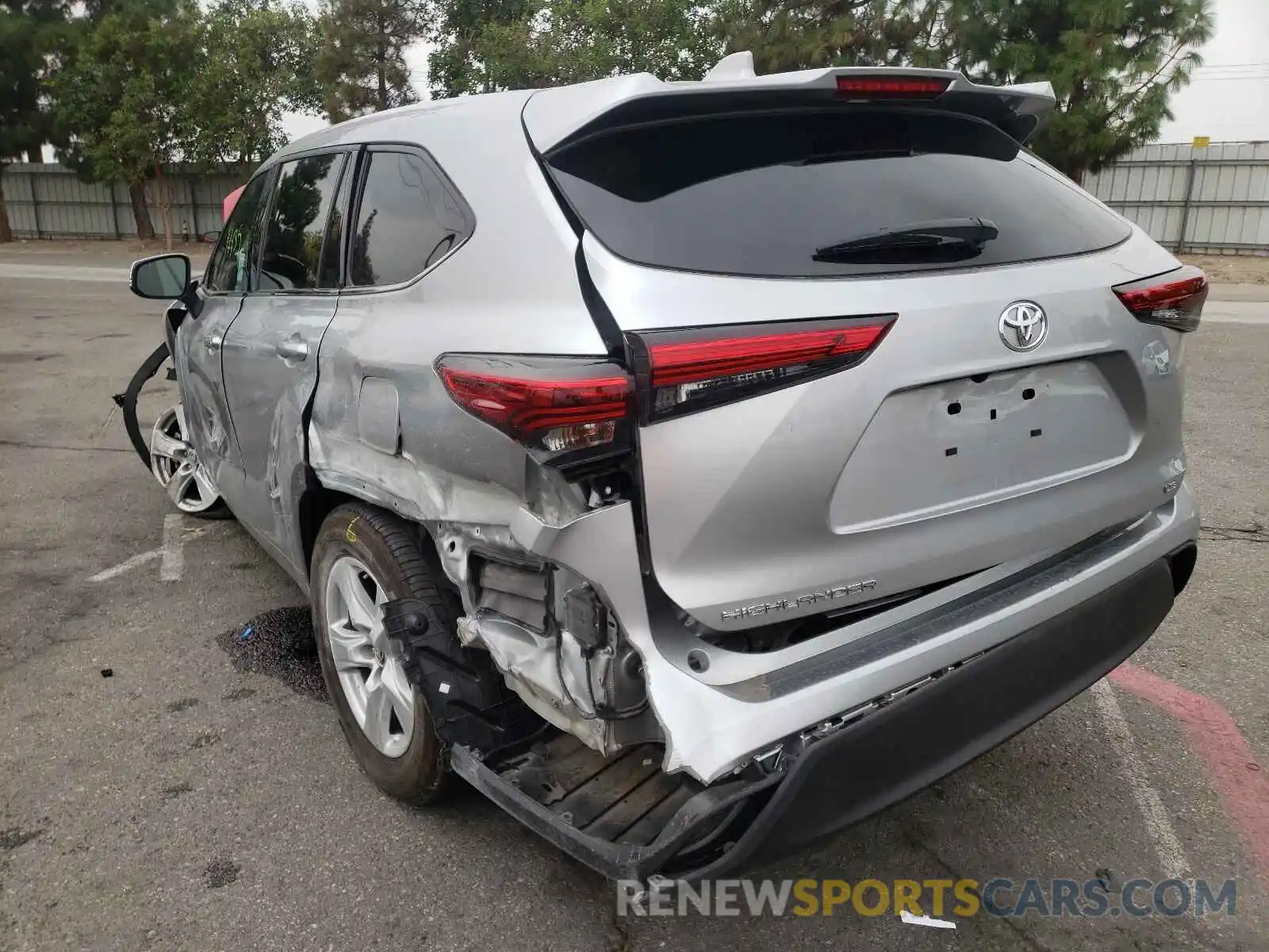 3 Photograph of a damaged car 5TDZZRAH6MS515447 TOYOTA HIGHLANDER 2021