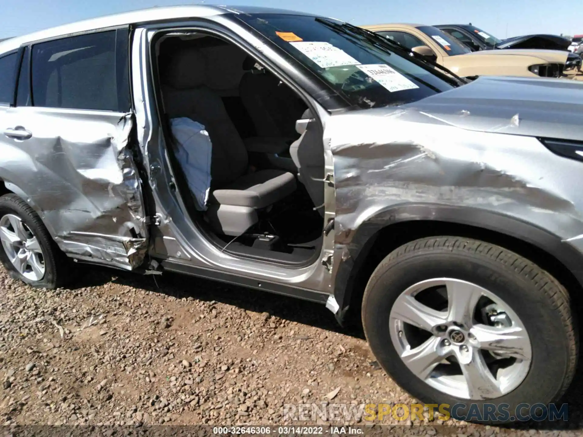 6 Photograph of a damaged car 5TDZZRAH6MS516825 TOYOTA HIGHLANDER 2021