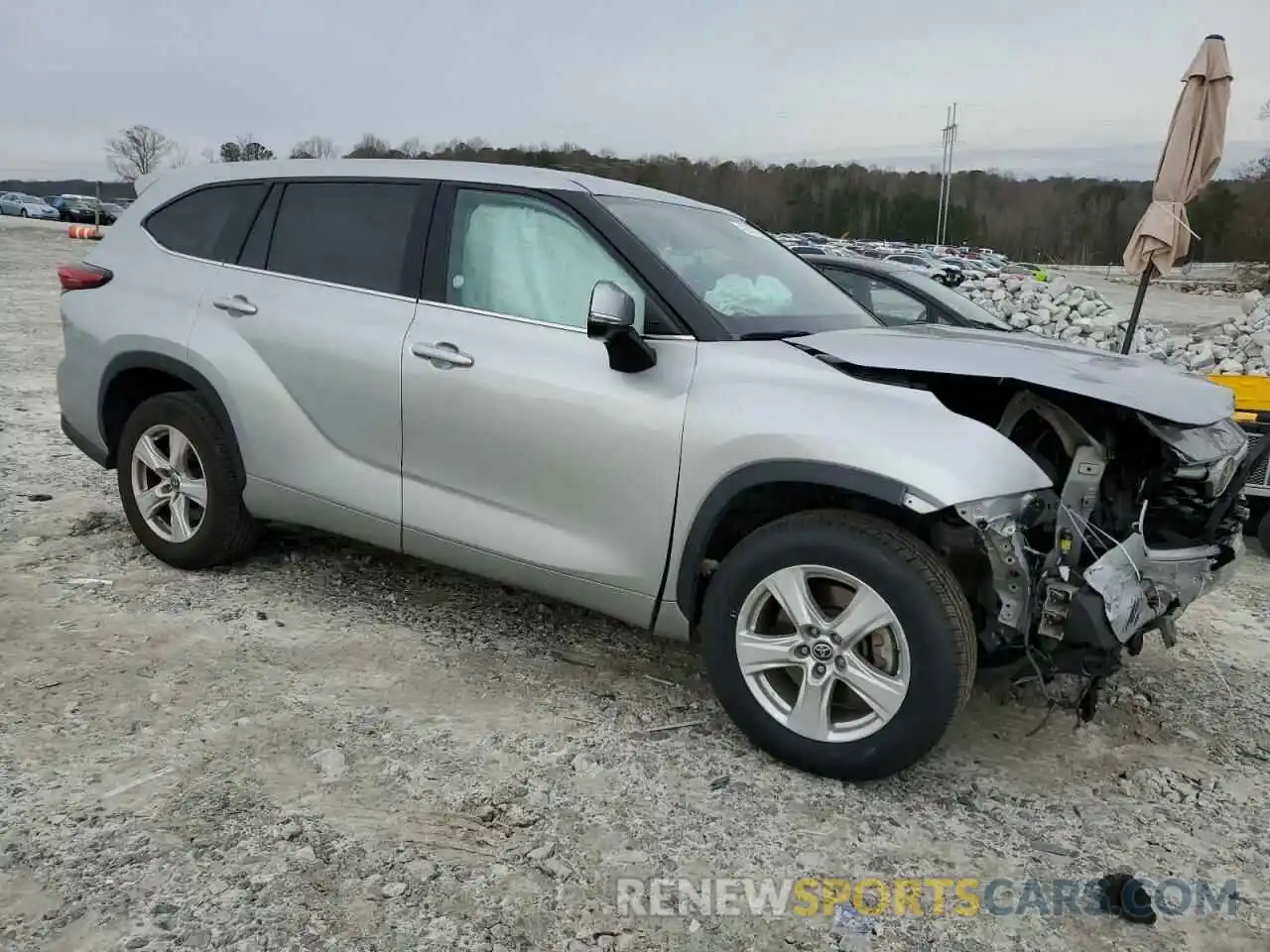 4 Photograph of a damaged car 5TDZZRAH6MS529493 TOYOTA HIGHLANDER 2021