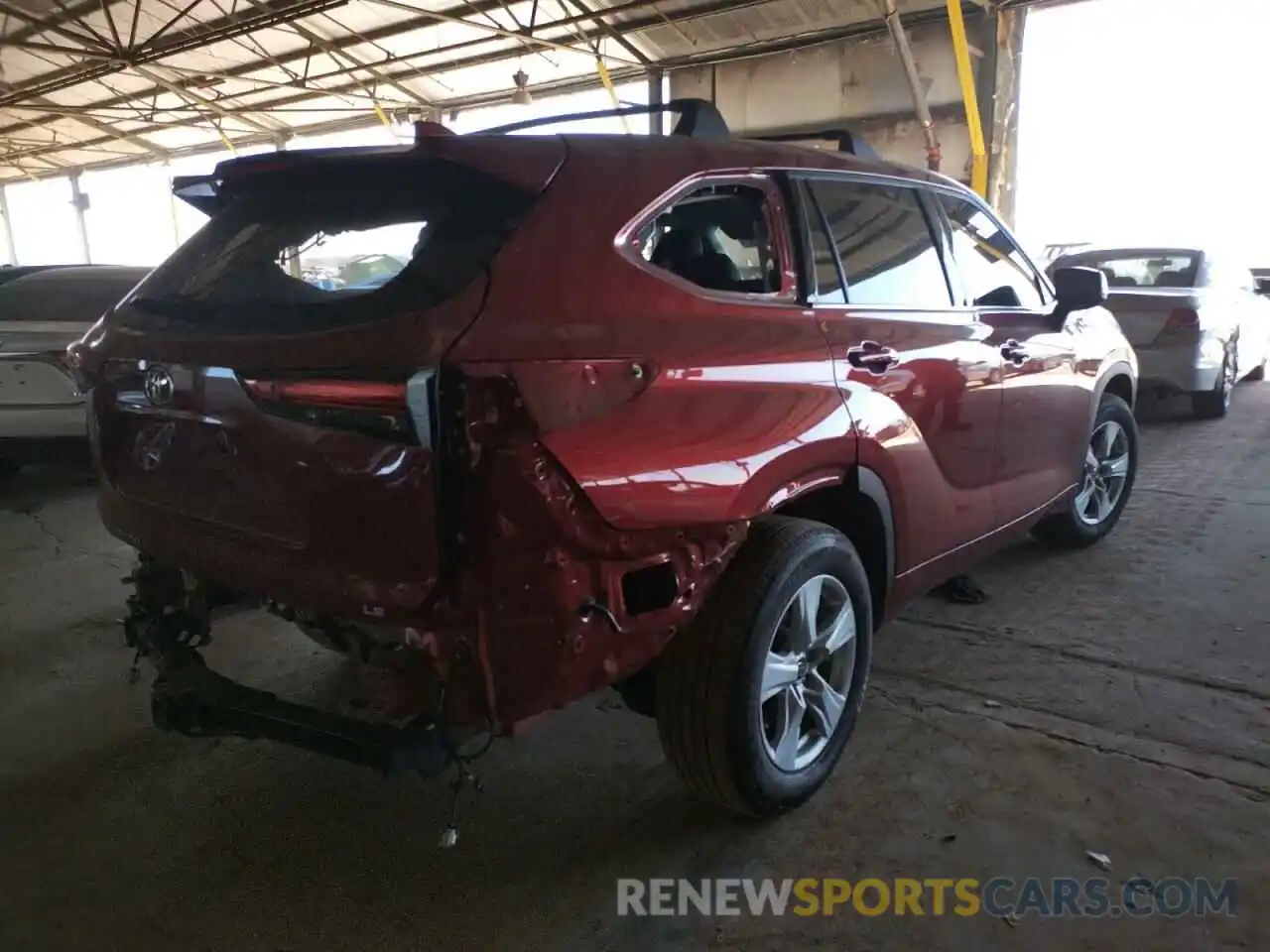 4 Photograph of a damaged car 5TDZZRAH7MS051990 TOYOTA HIGHLANDER 2021