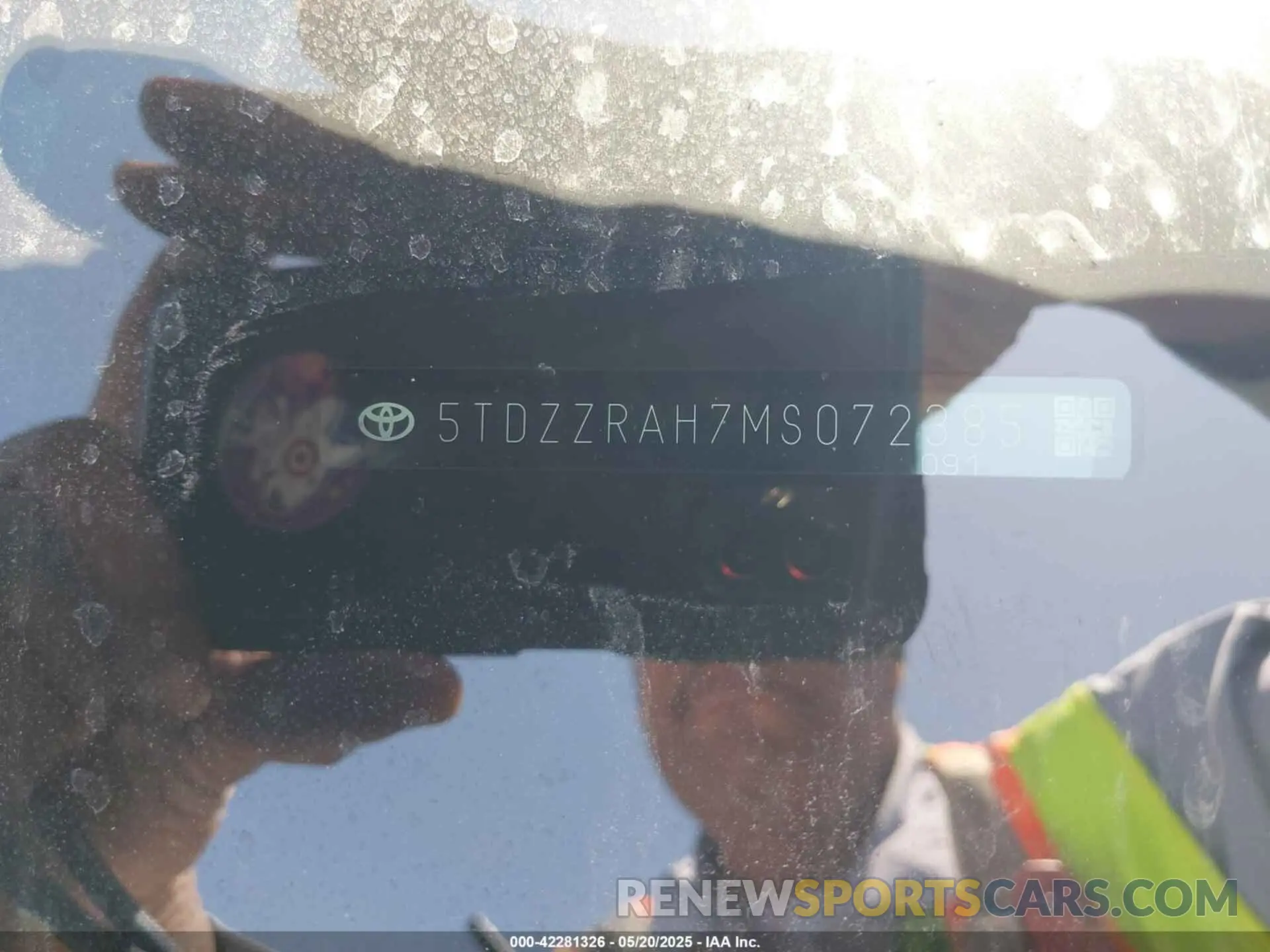 9 Photograph of a damaged car 5TDZZRAH7MS072385 TOYOTA HIGHLANDER 2021