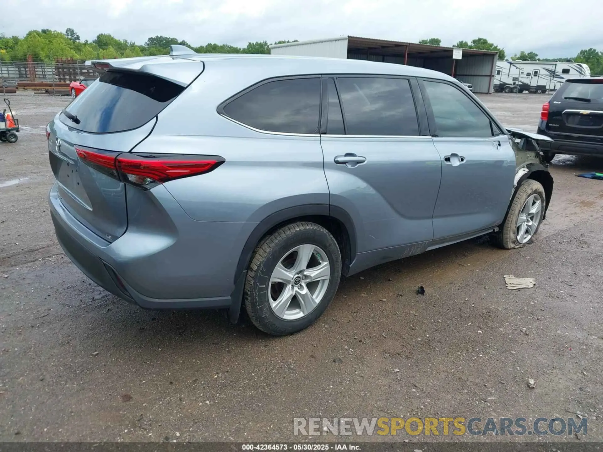 4 Photograph of a damaged car 5TDZZRAH8MS032512 TOYOTA HIGHLANDER 2021