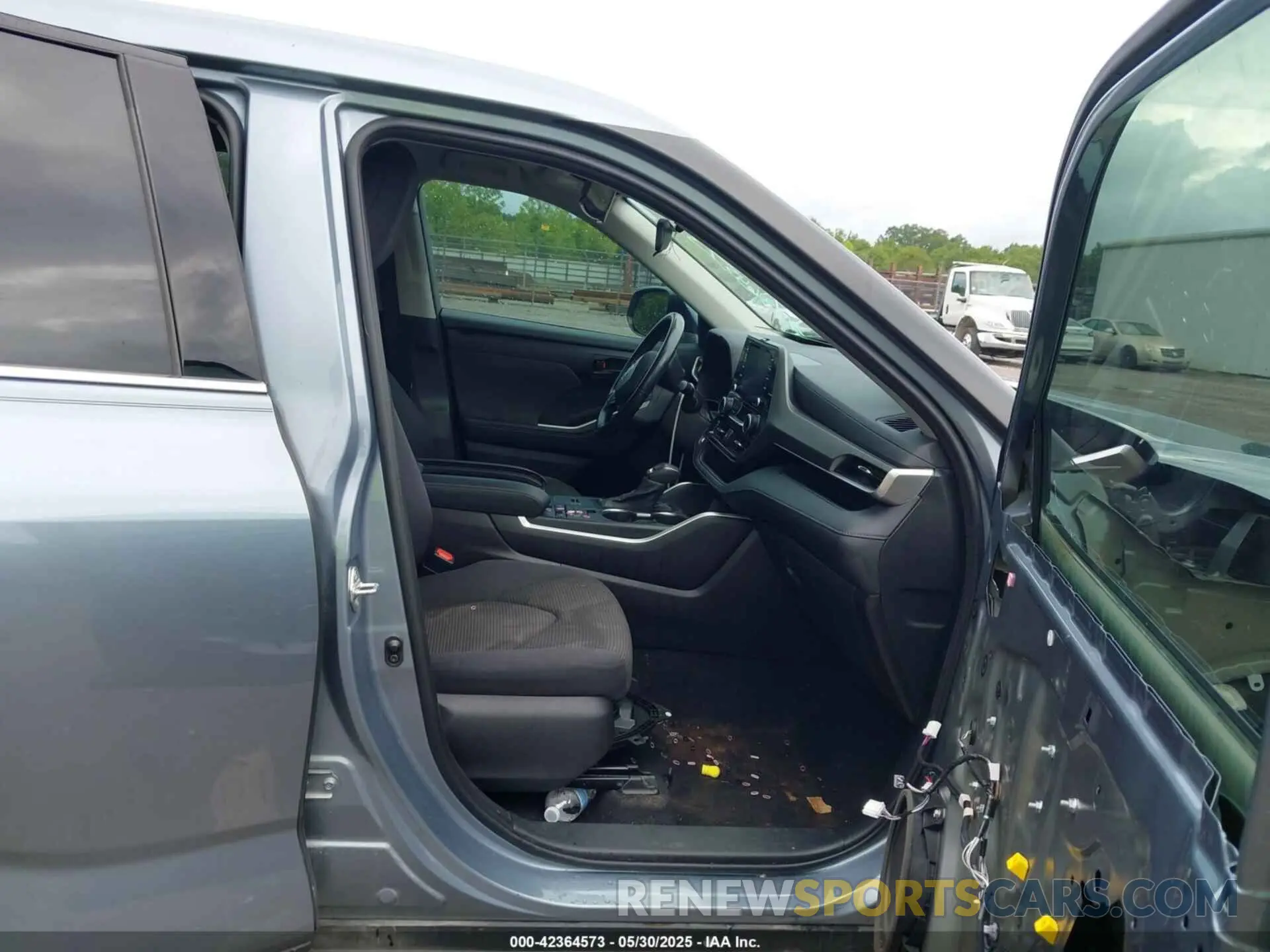 5 Photograph of a damaged car 5TDZZRAH8MS032512 TOYOTA HIGHLANDER 2021