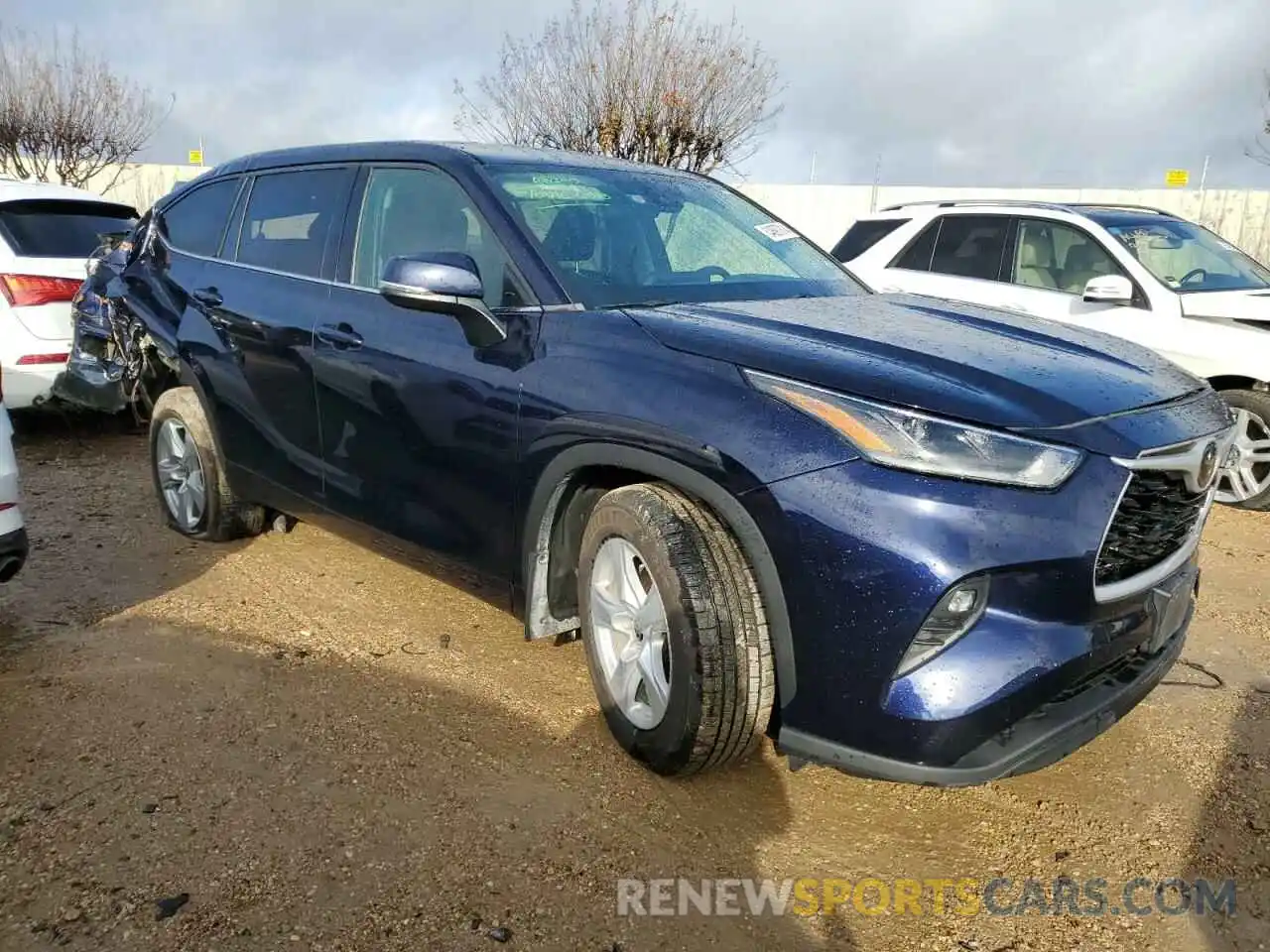 4 Photograph of a damaged car 5TDZZRAH8MS041386 TOYOTA HIGHLANDER 2021