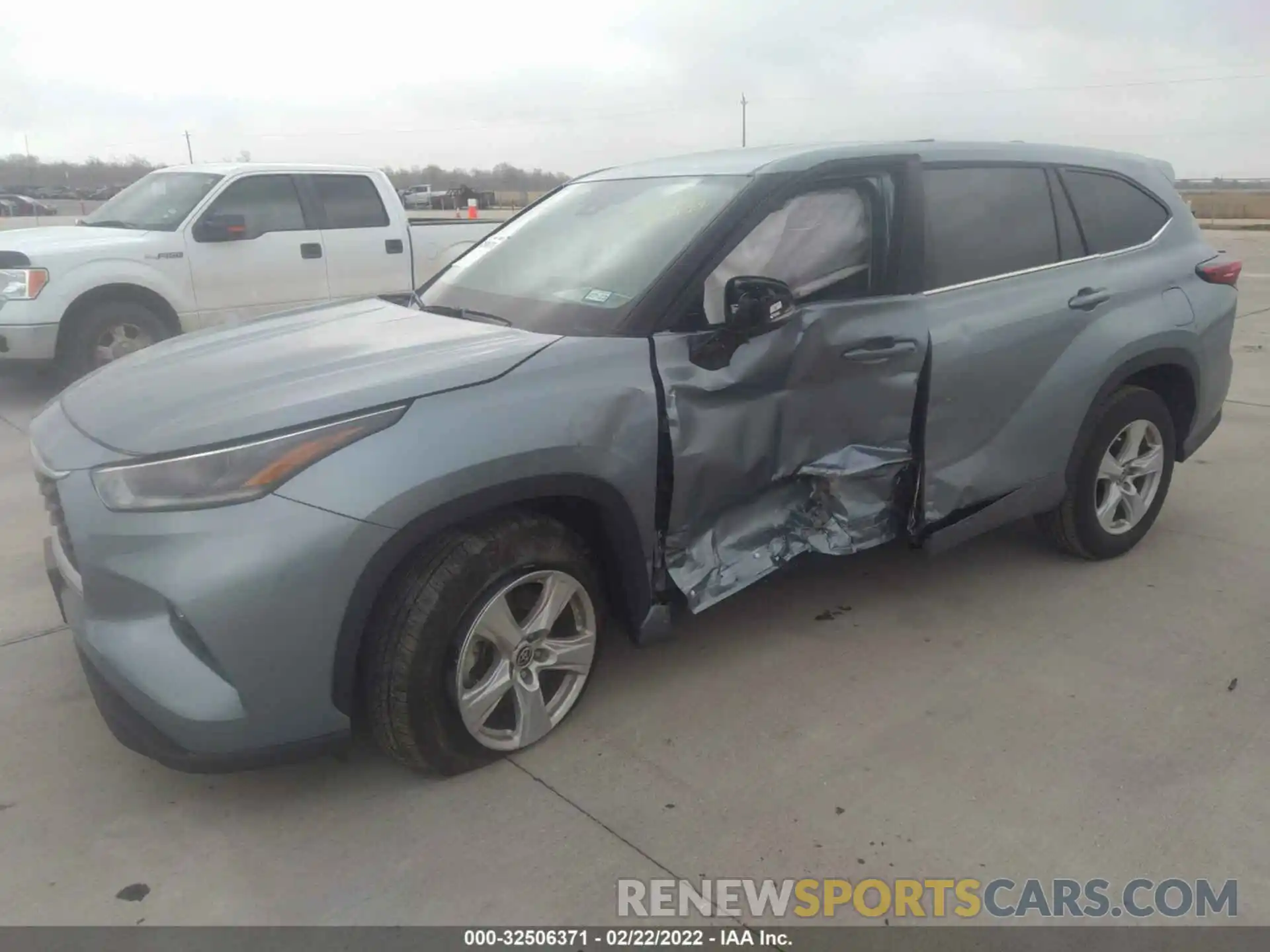 2 Photograph of a damaged car 5TDZZRAH8MS078941 TOYOTA HIGHLANDER 2021